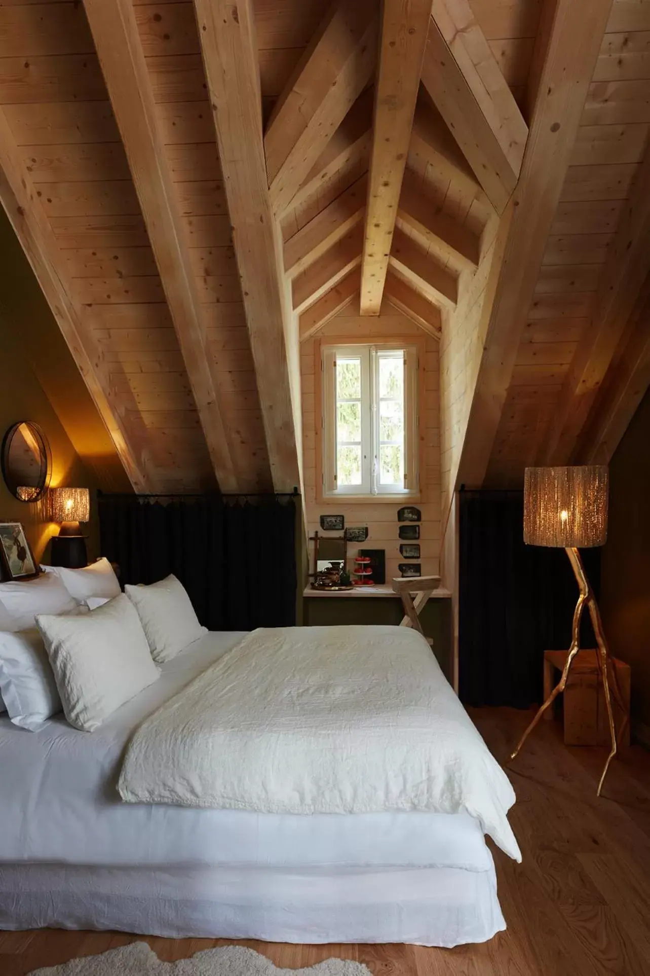 Bedroom, Bed in Grand Hotel Soleil d'Or