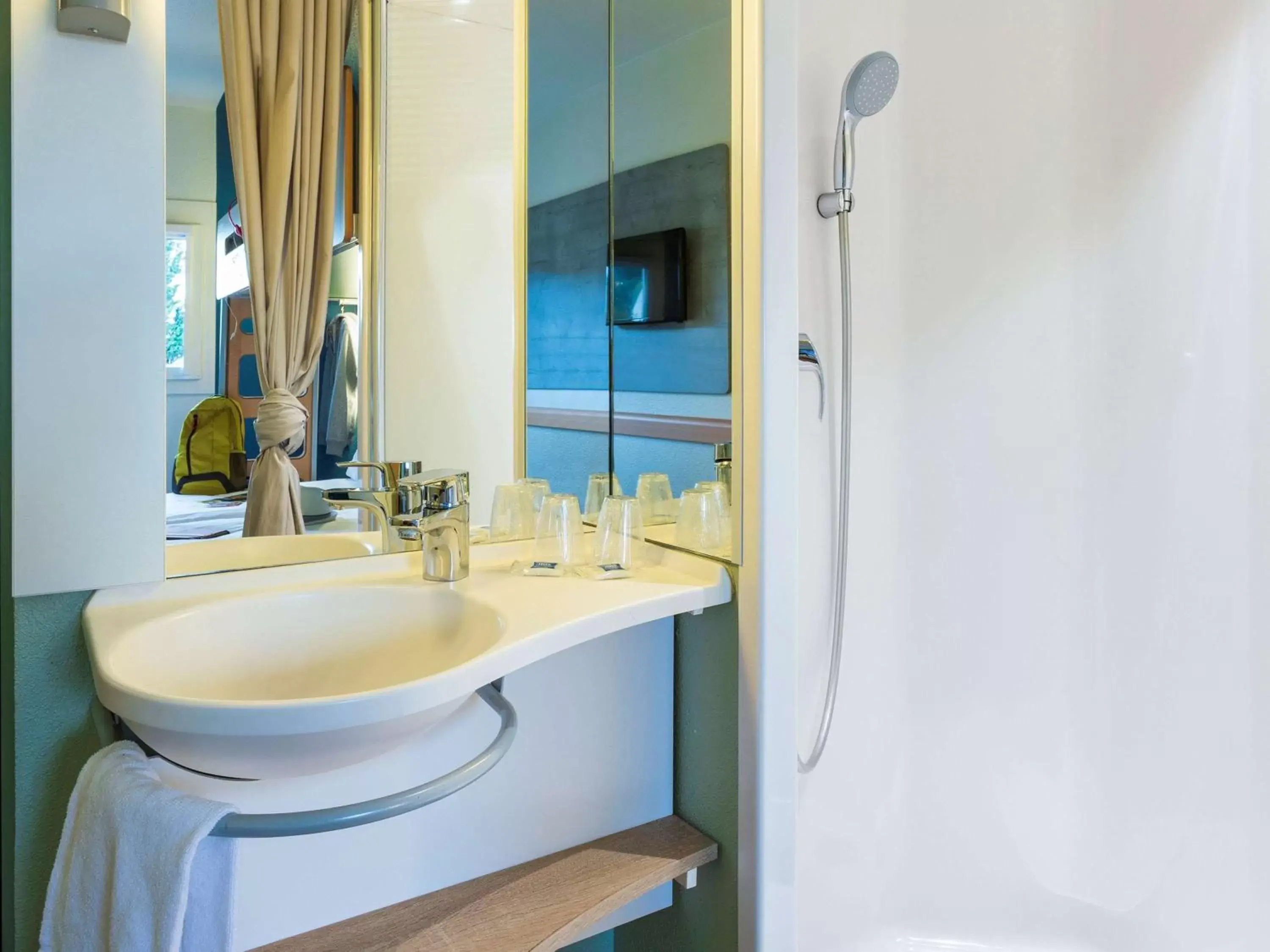 Bathroom in ibis budget Berck Sur Mer