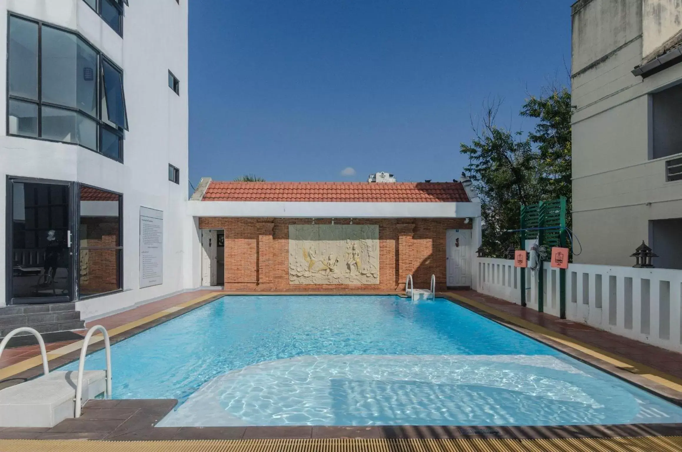 Swimming pool, Property Building in CH Hotel