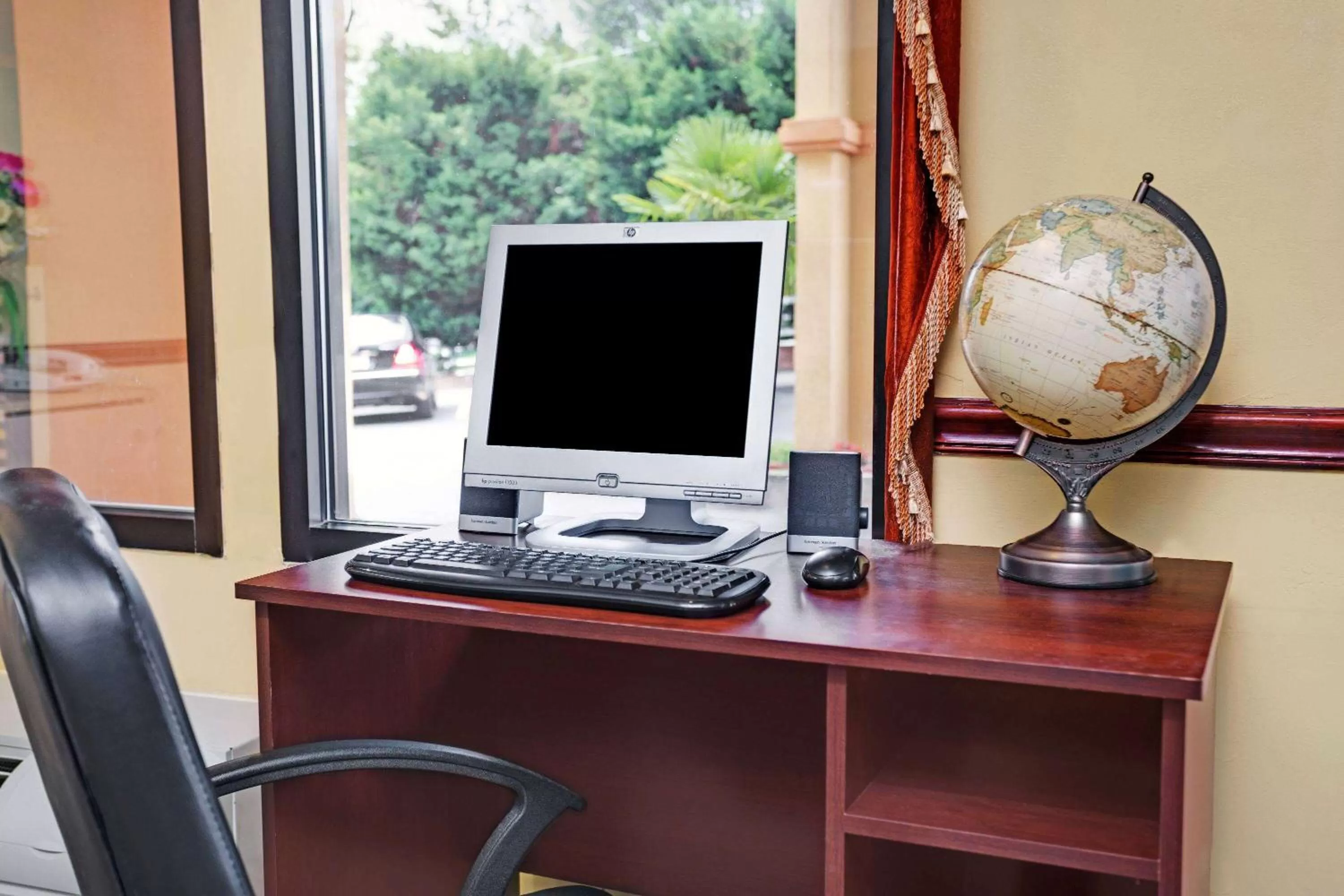 On site in Super 8 by Wyndham Forest Park