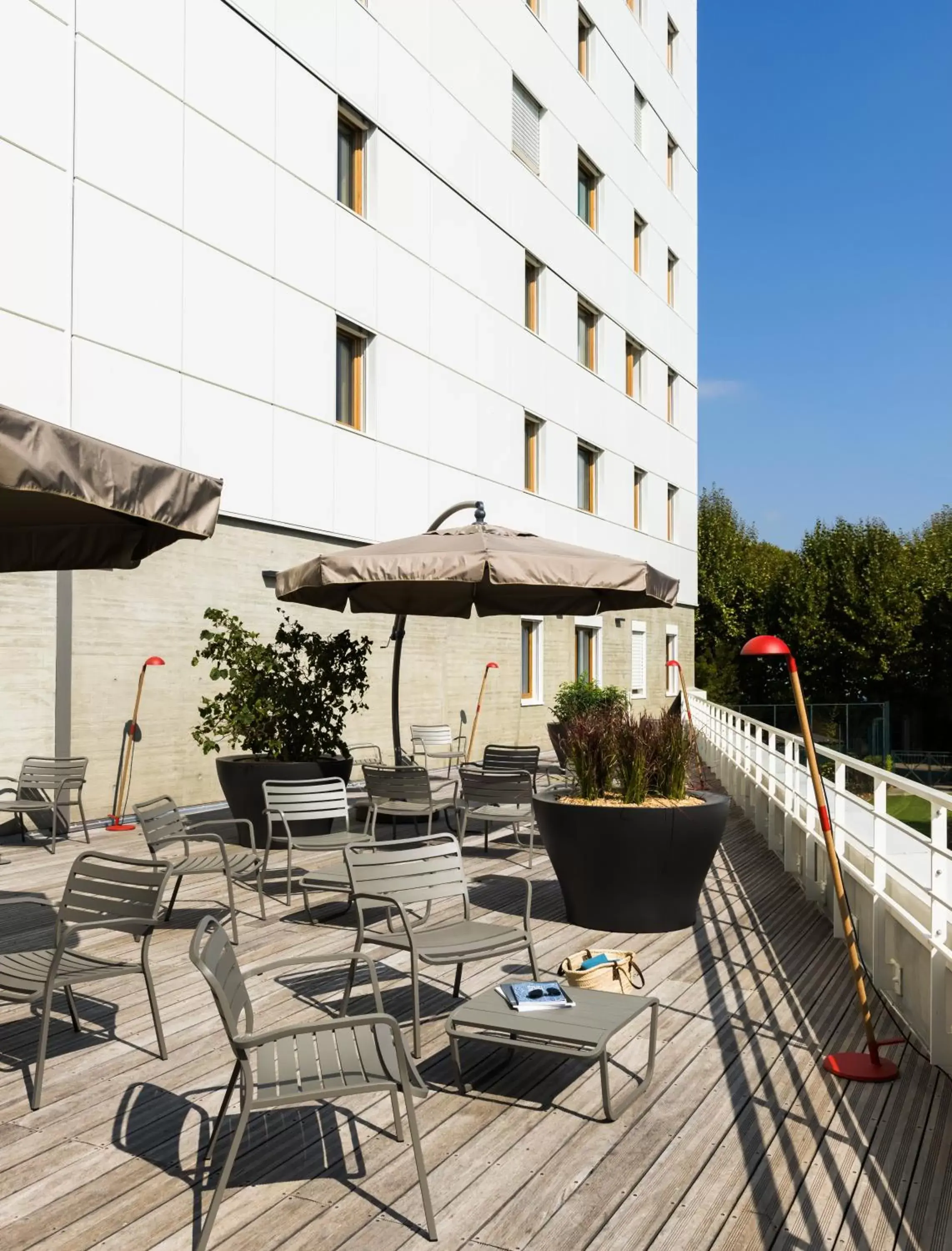 Balcony/Terrace, Restaurant/Places to Eat in Okko Hotels Grenoble Jardin Hoche