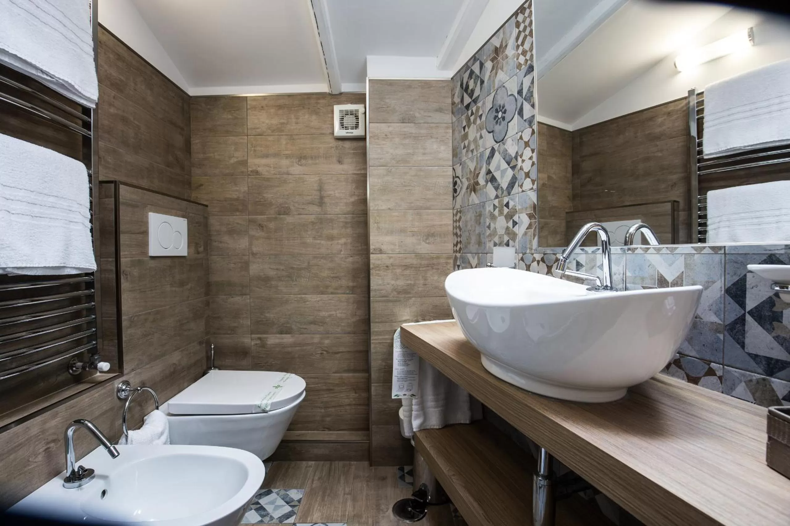 Bathroom in Hotel Fellini a Fontana di Trevi