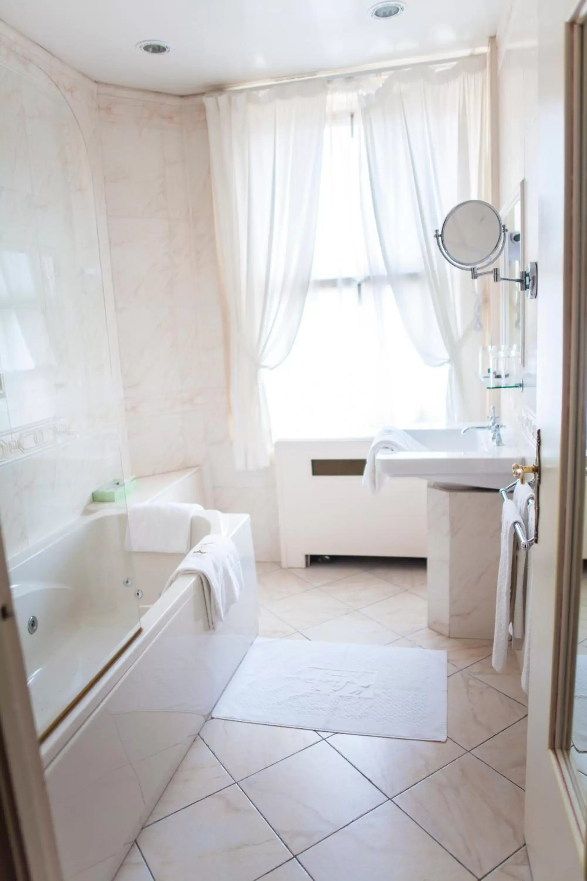 Bathroom in Hotel Meurice