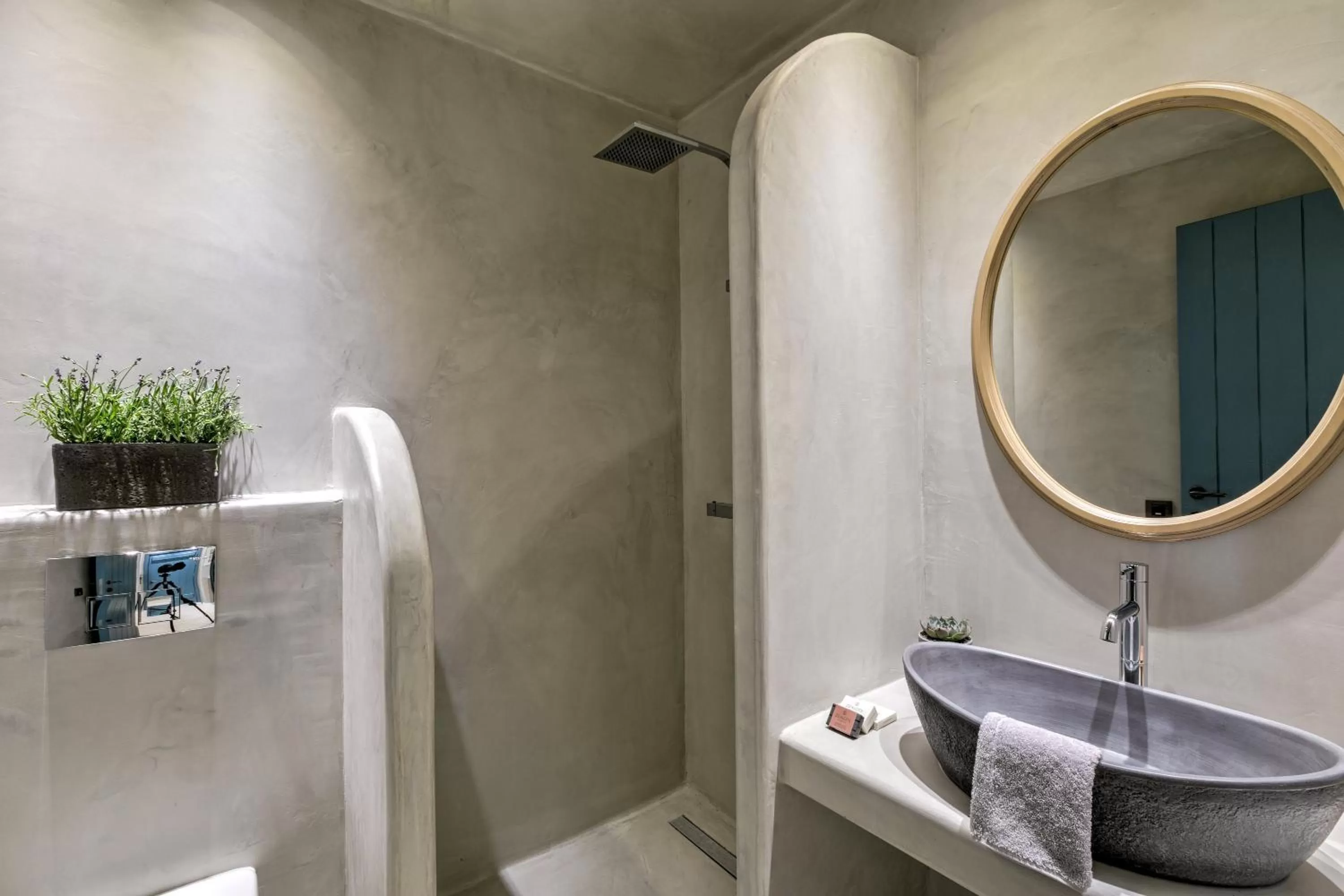 Shower in Estia Boutique Apartments