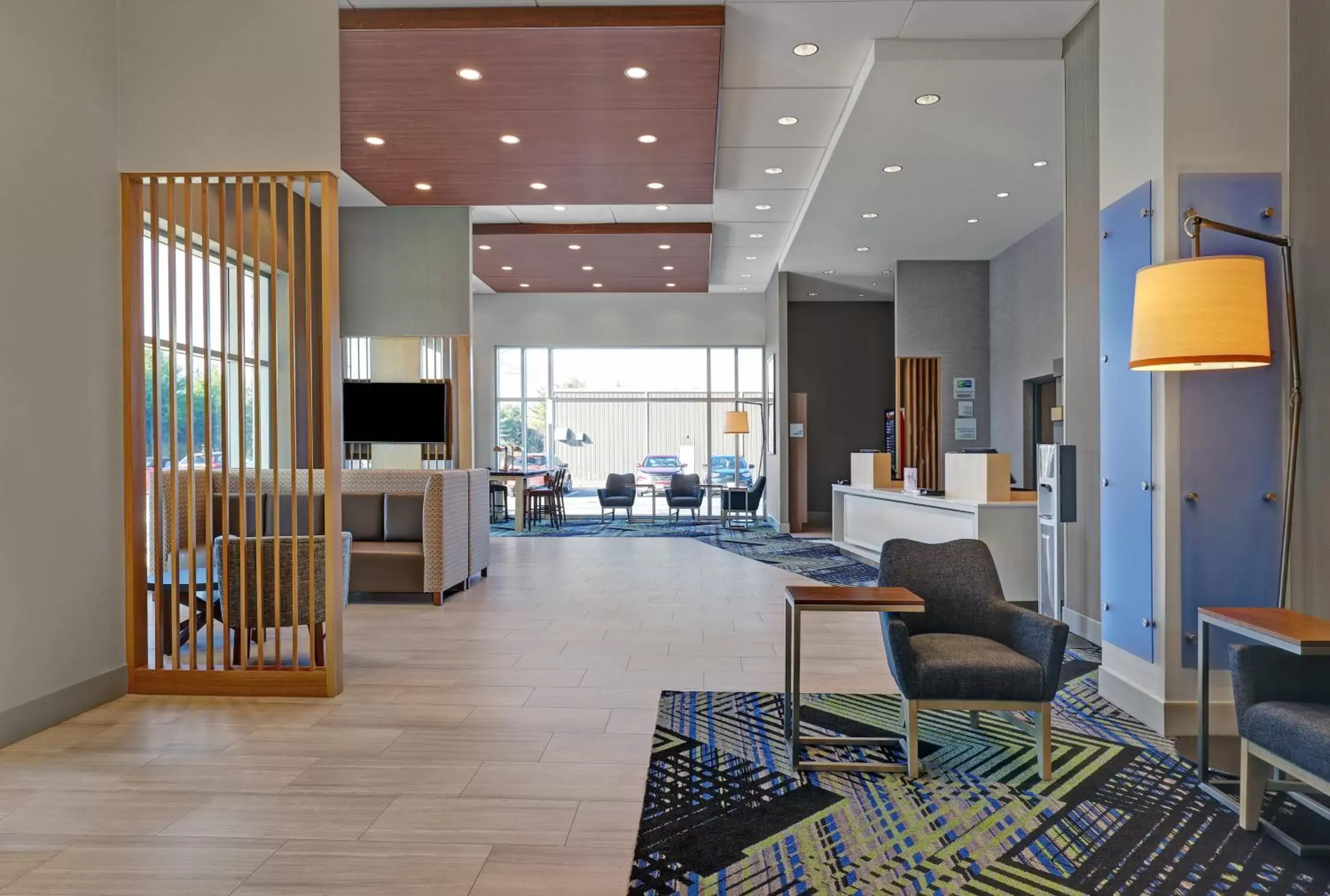 Property building, Lobby/Reception in Holiday Inn Express - Kingston West, an IHG Hotel