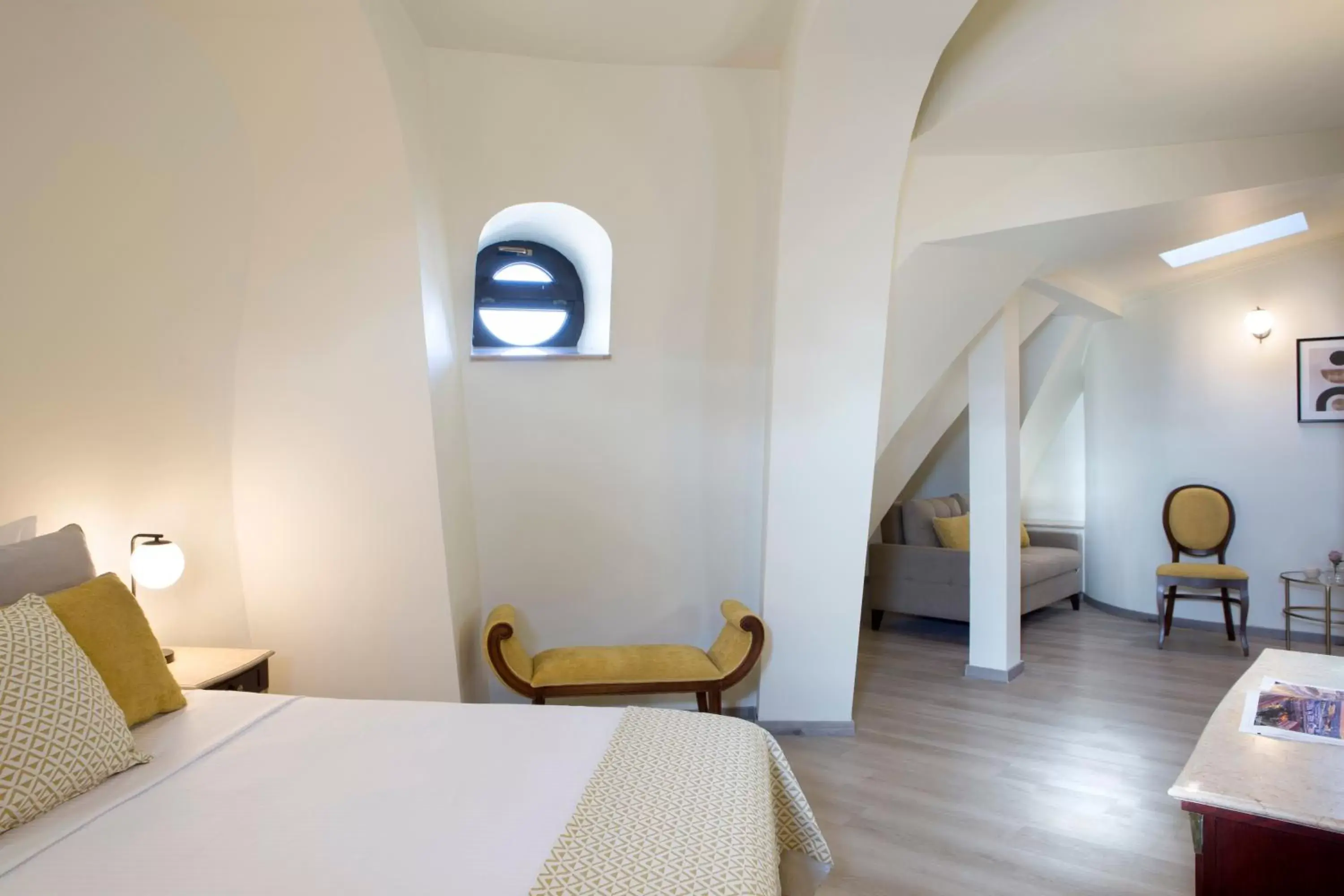 Bed in Hotel Venezia by Zeus International