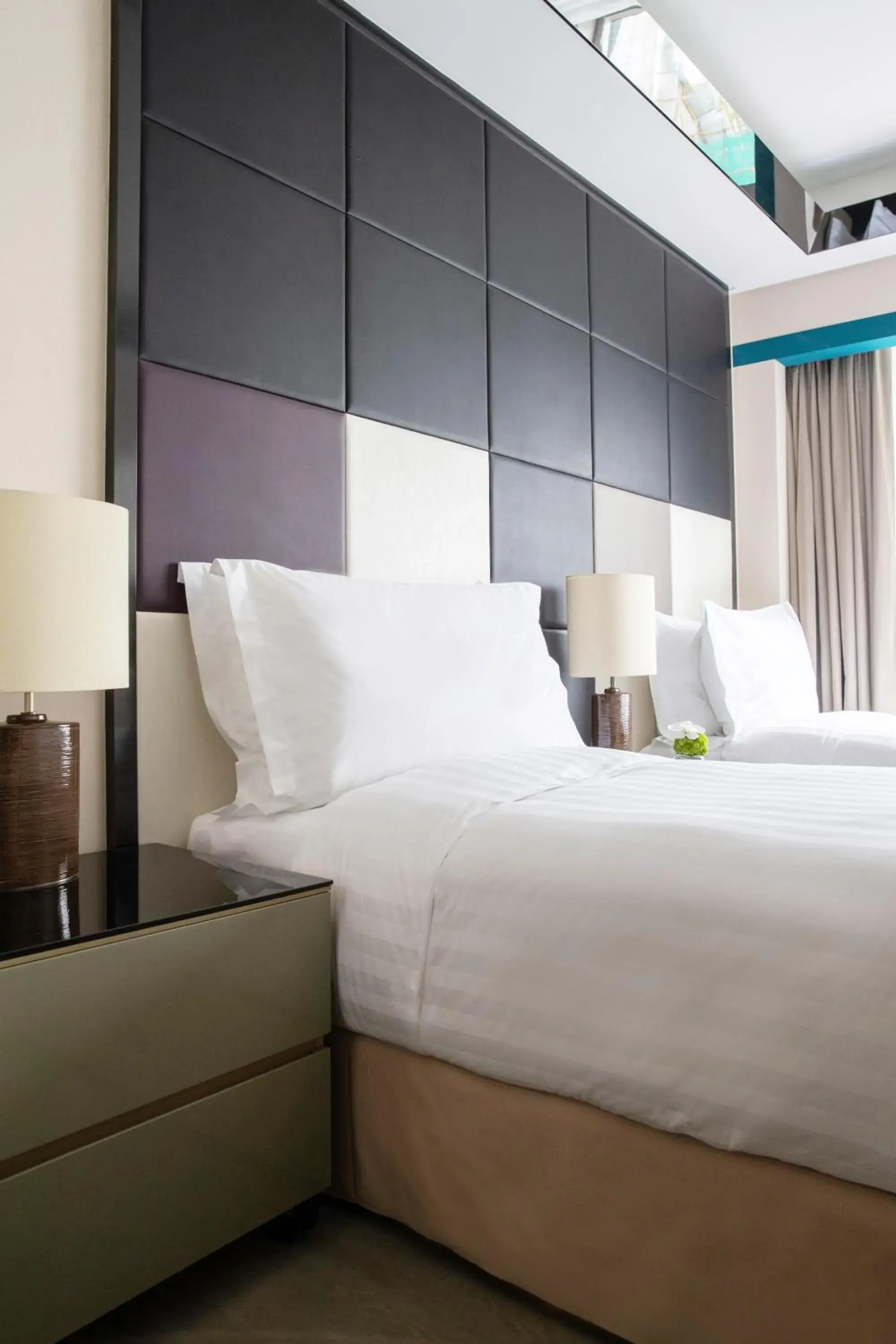 Bed in Jumeirah Living Guangzhou - Complimentary Shuttle Bus to Canton Fair Complex during Canton Fair period