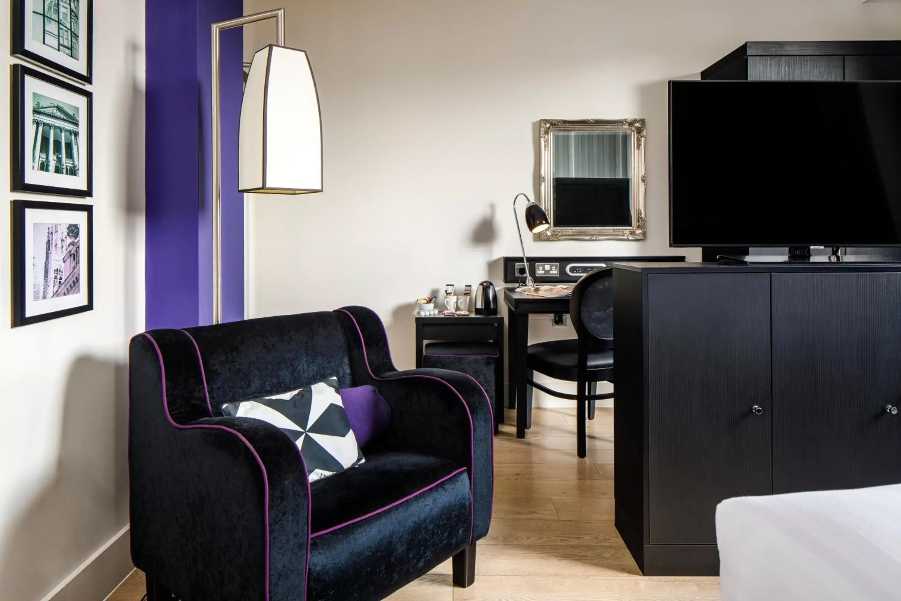 Coffee/tea facilities, TV/Entertainment Center in Hotel Indigo Newcastle, an IHG Hotel