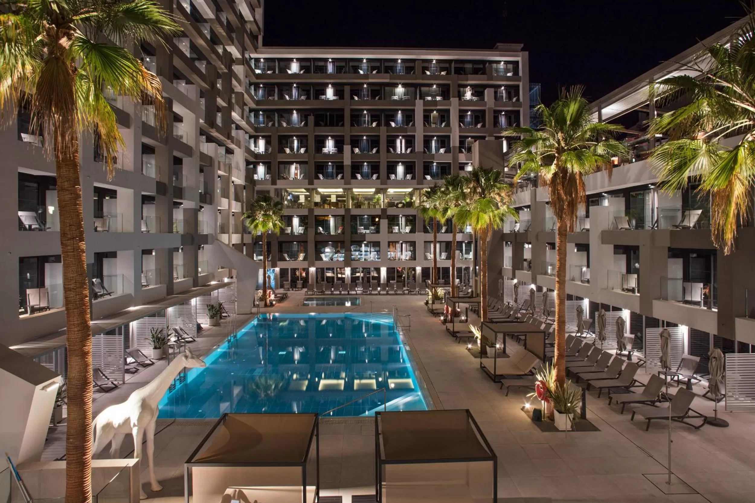 Night in INNSiDE by Meliá Palma Bosque