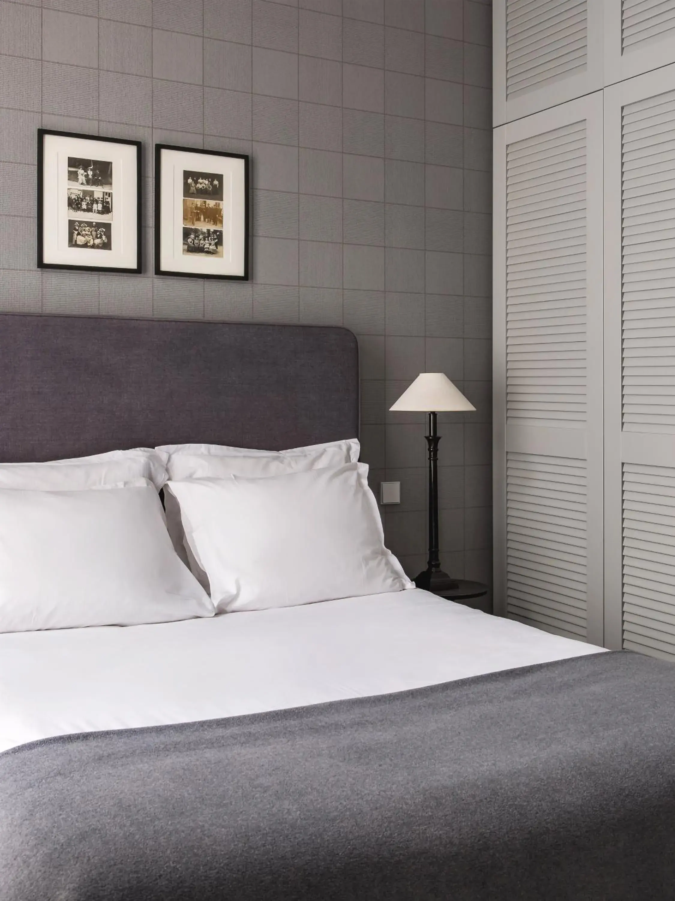Bedroom, Bed in Newhotel Roblin