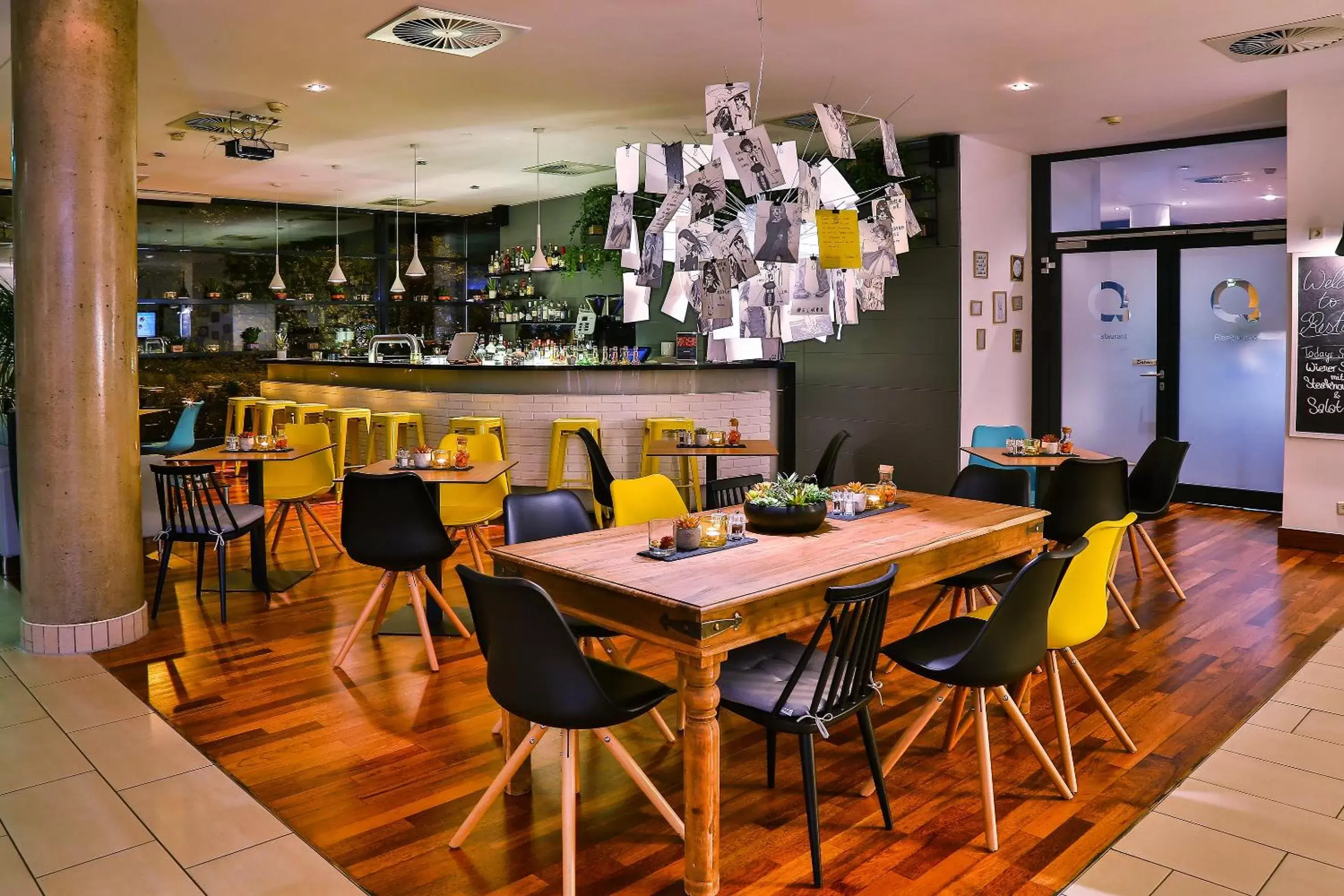 Lounge or bar, Restaurant/Places to Eat in Hotel Frankfurt Messe Affiliated by Meliá