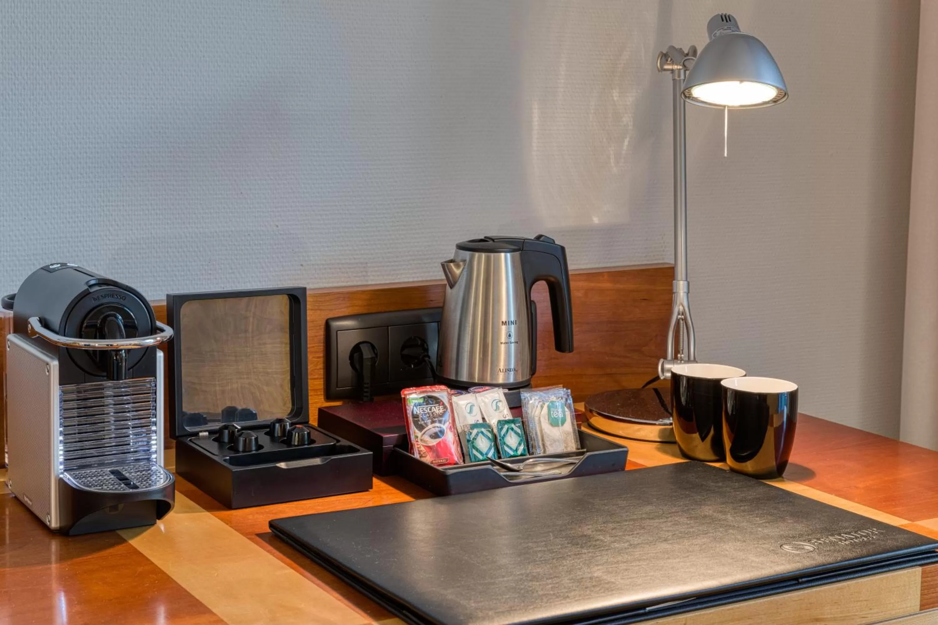 Coffee/tea facilities in Senator Parque Central