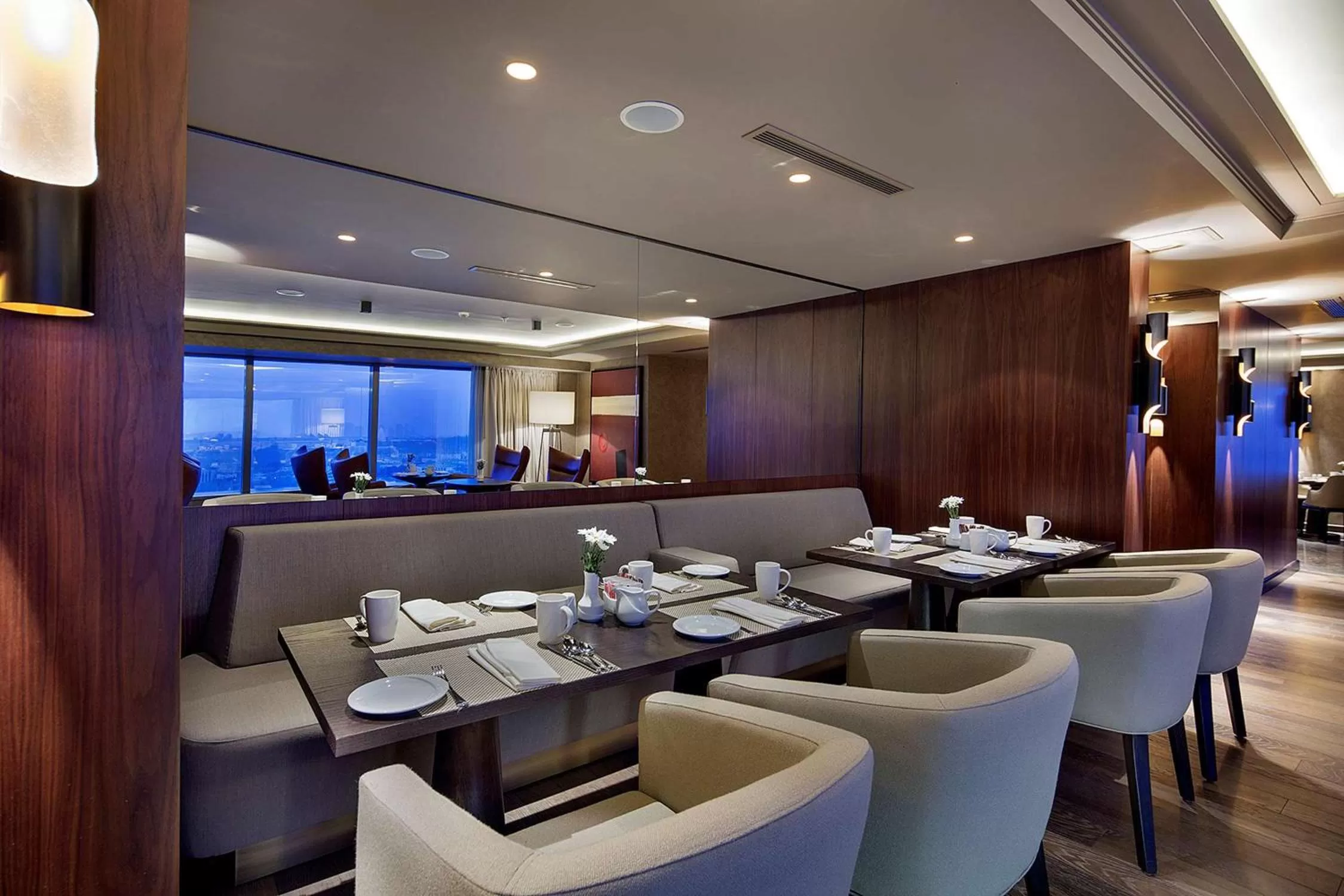 Lounge or bar in Ankara HiltonSA