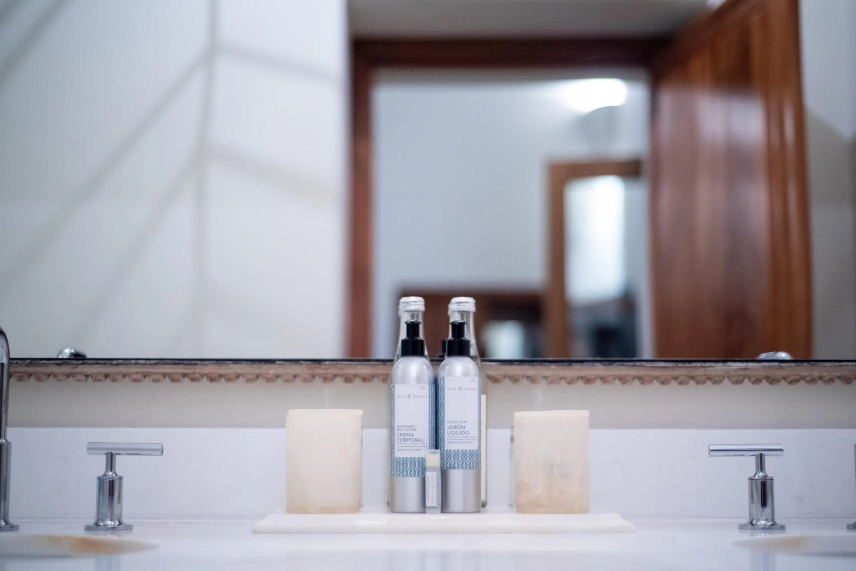 Bathroom in Hotel Casa Blanca 7