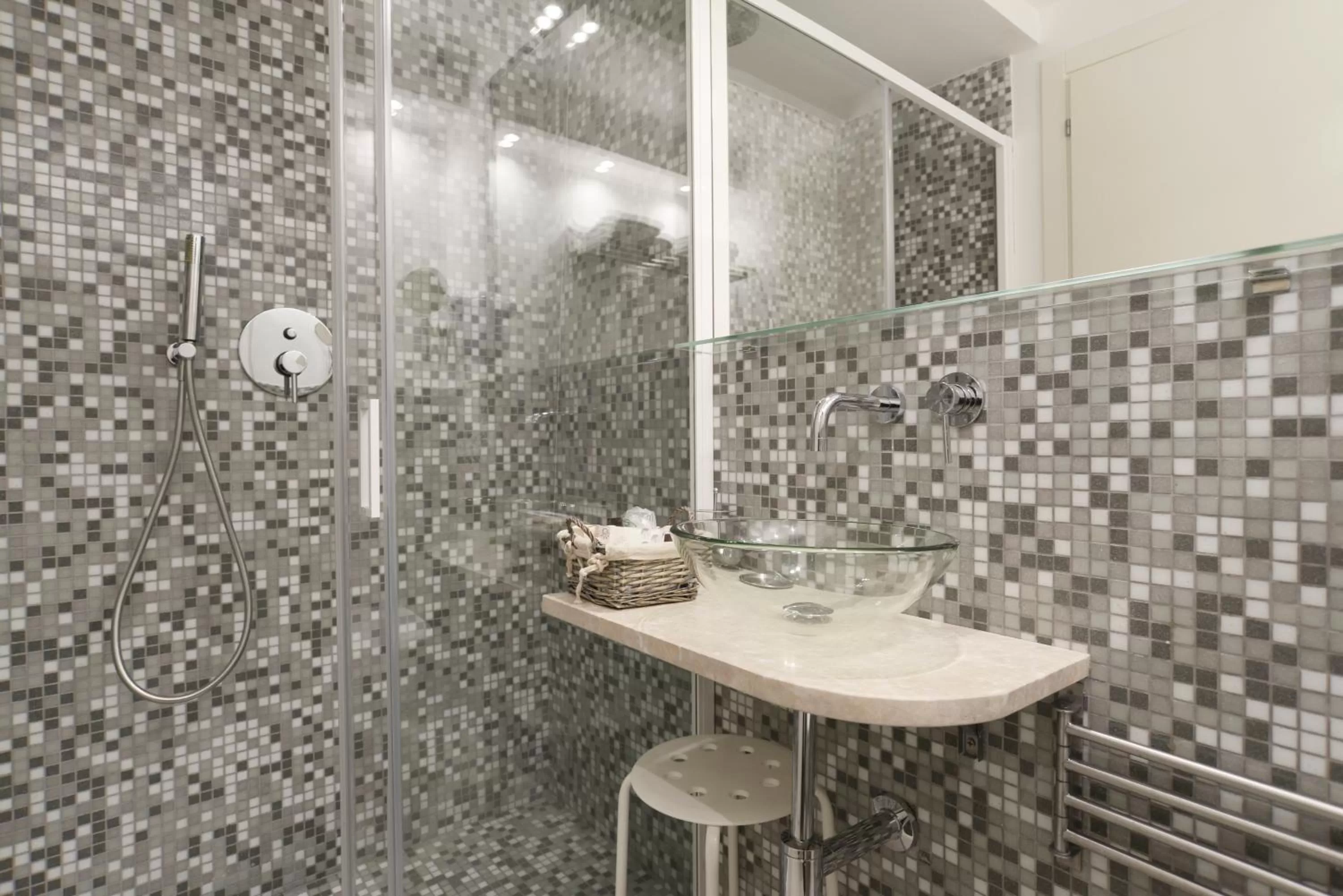 Shower in Al Mascaron Ridente