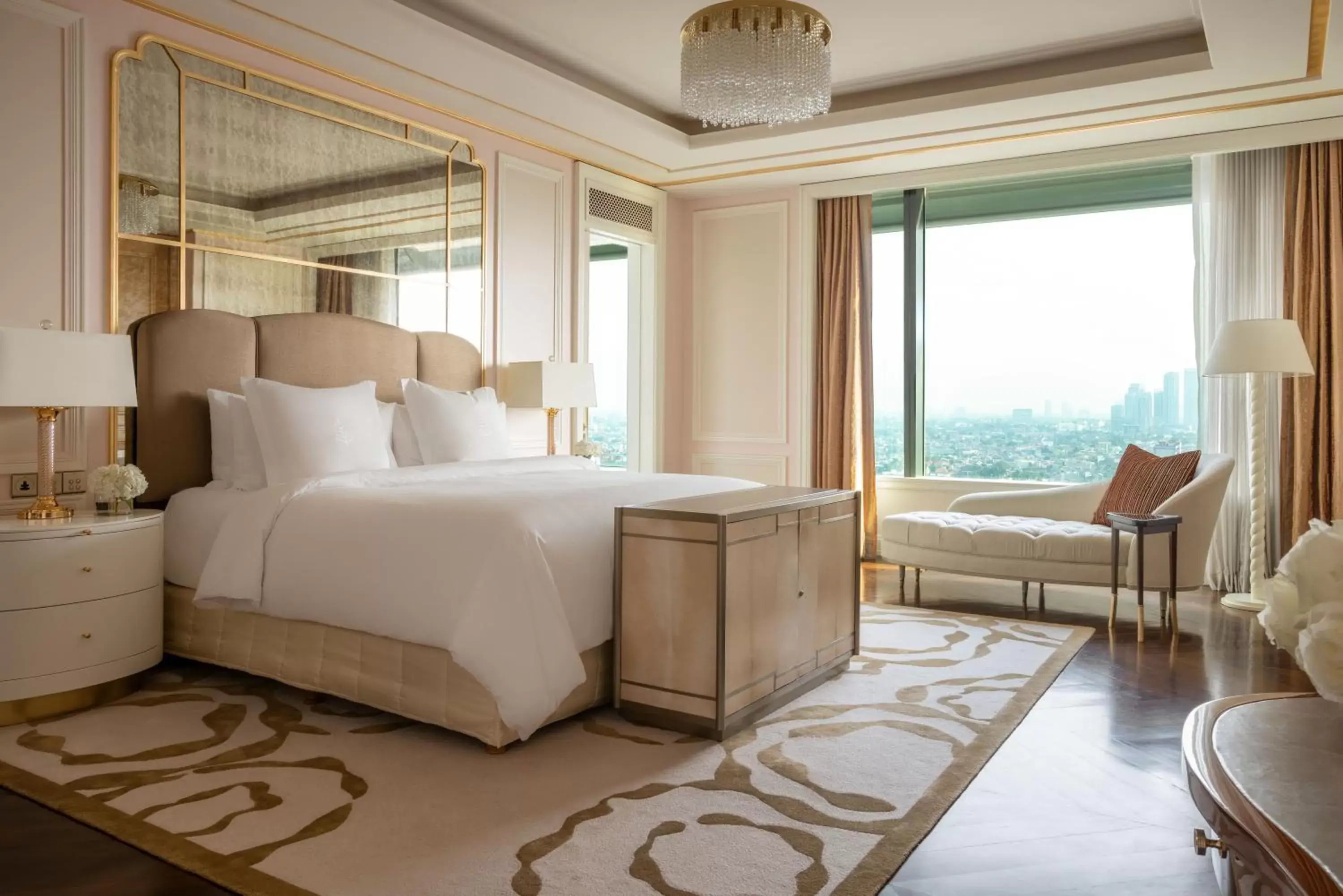 Bedroom, Bed in Four Seasons Hotel Jakarta