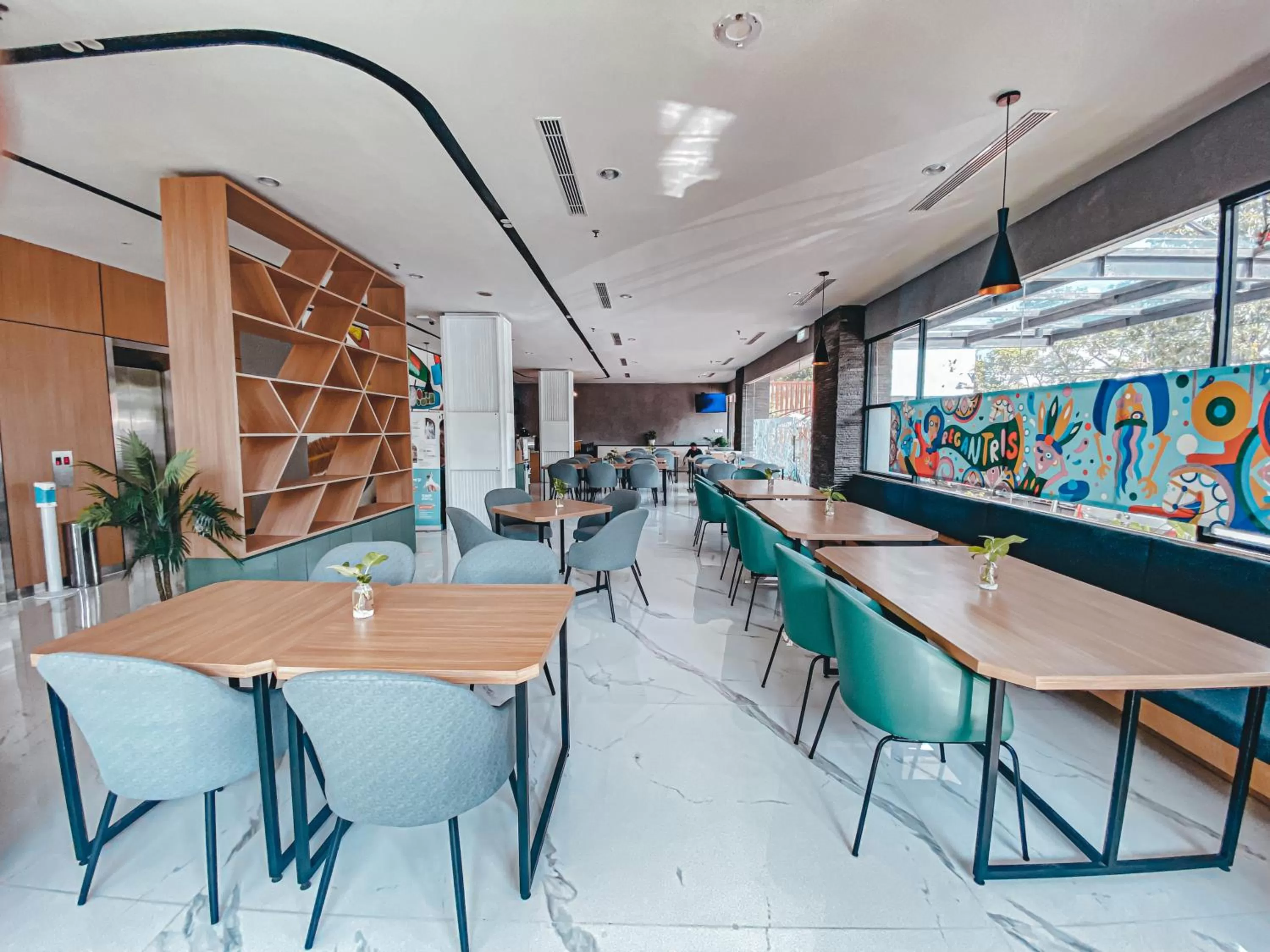 Restaurant/places to eat in Regantris Surabaya