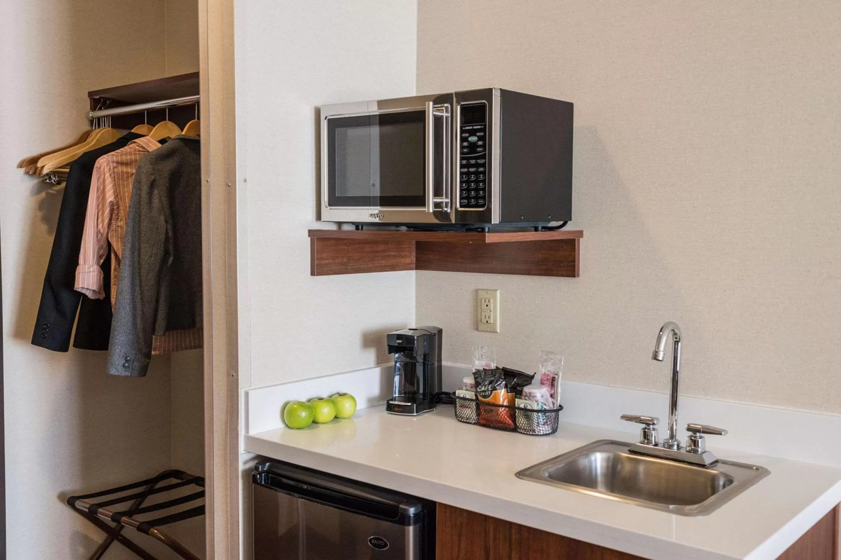 Photo of the whole room in Comfort Suites Springfield-Eugene