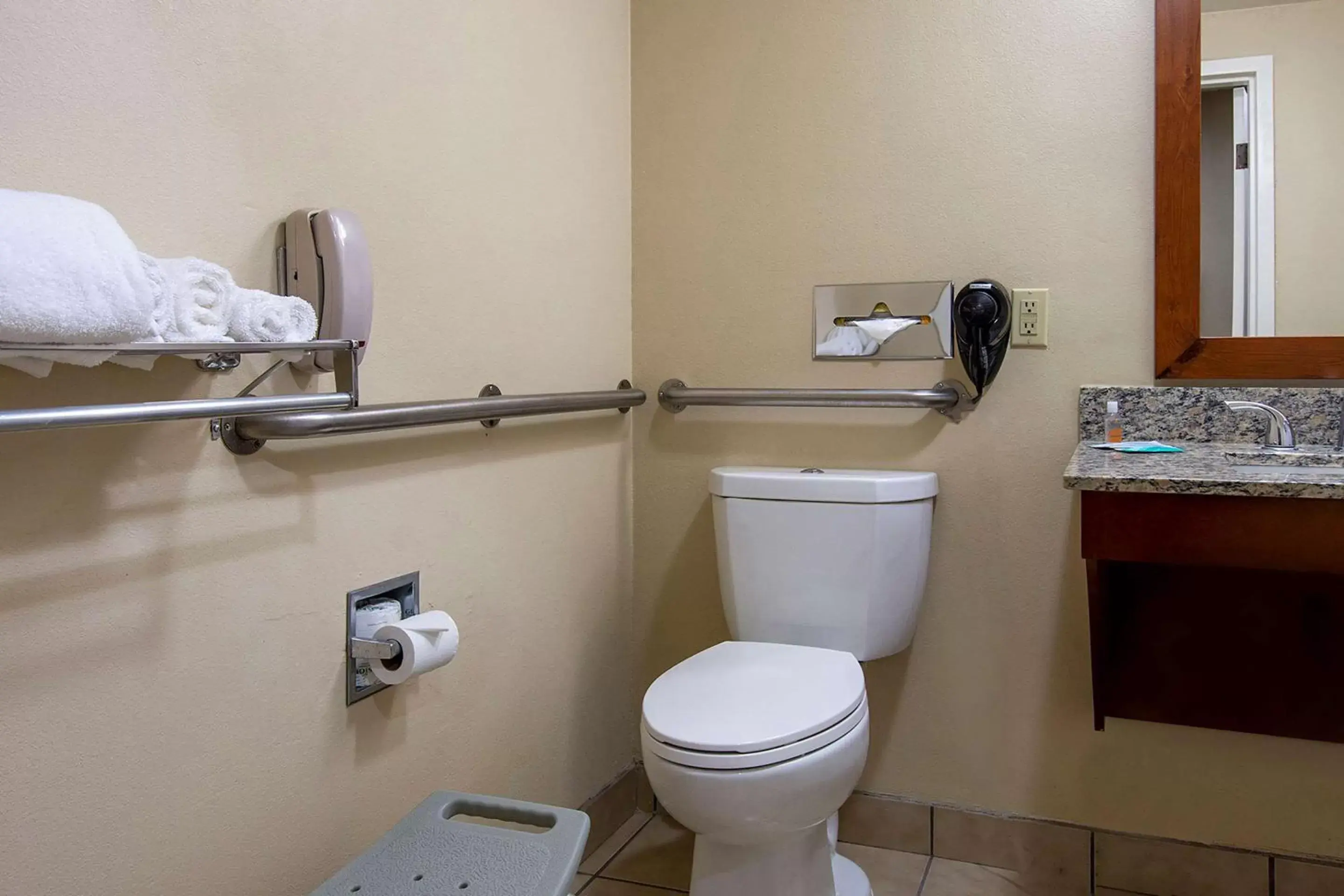 Bathroom in Comfort Inn Santa Fe