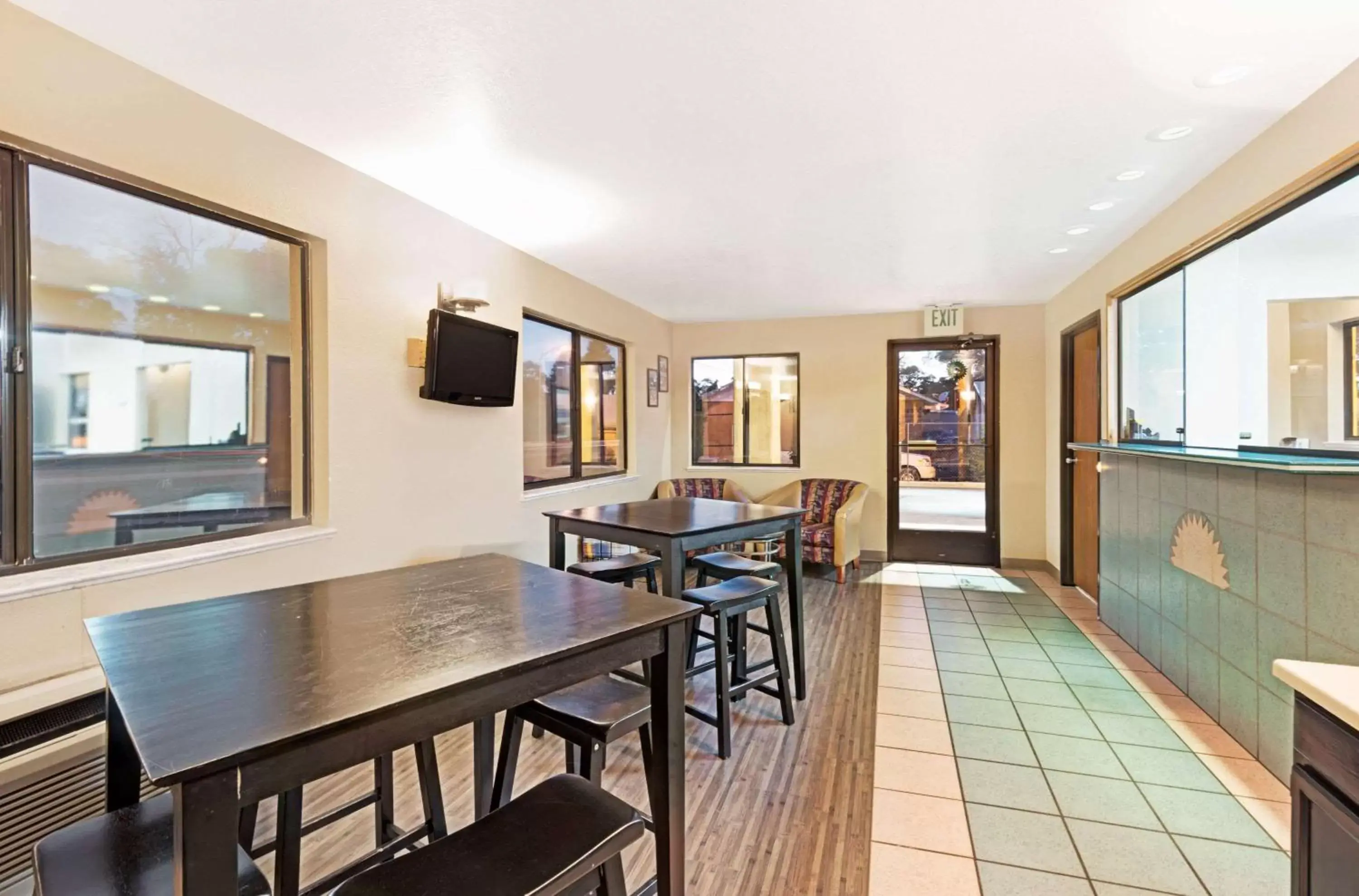 Lobby or reception in Days Inn by Wyndham Espanola