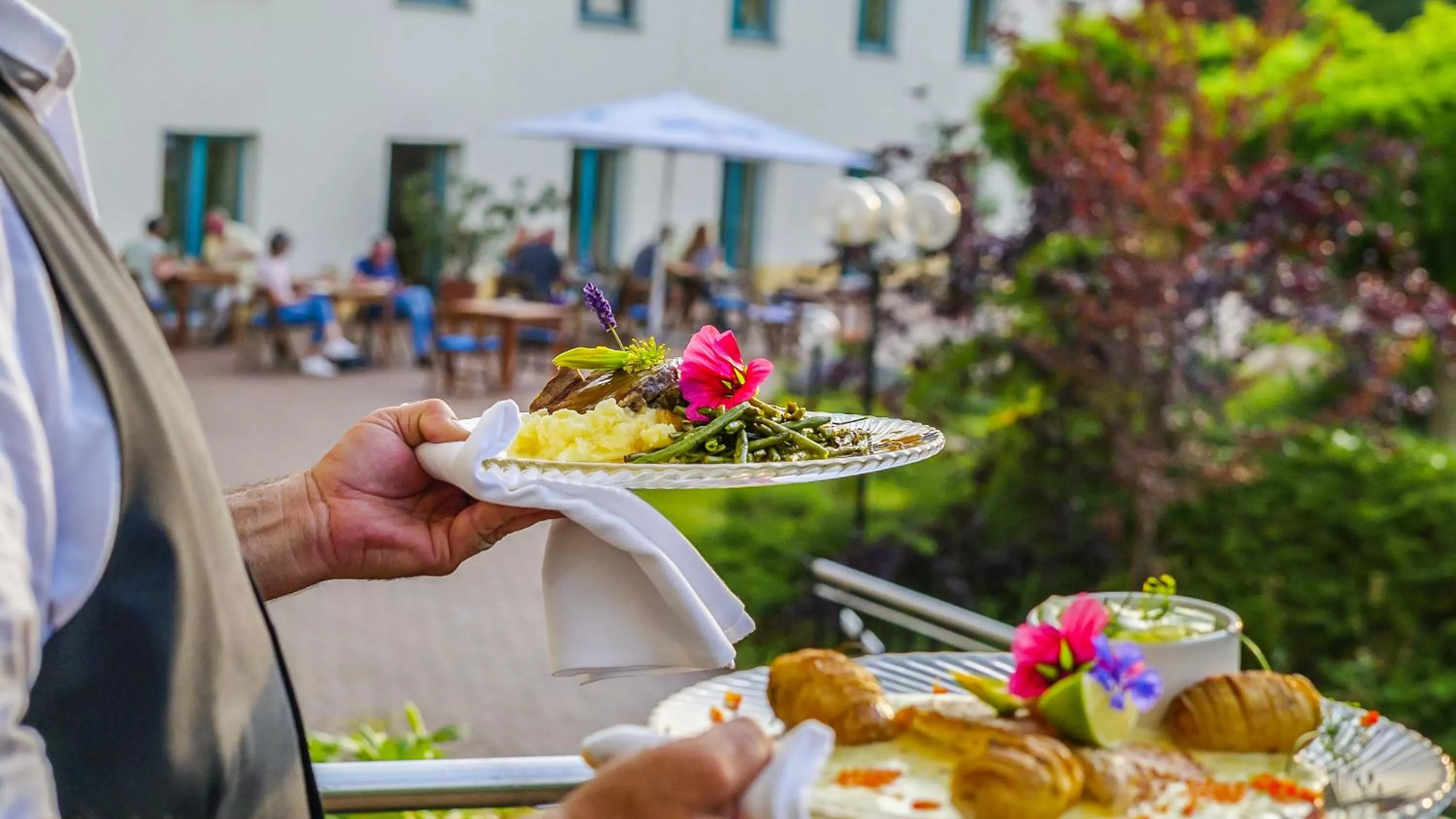 Restaurant/places to eat in Seepark Hotel am Wandlitzsee