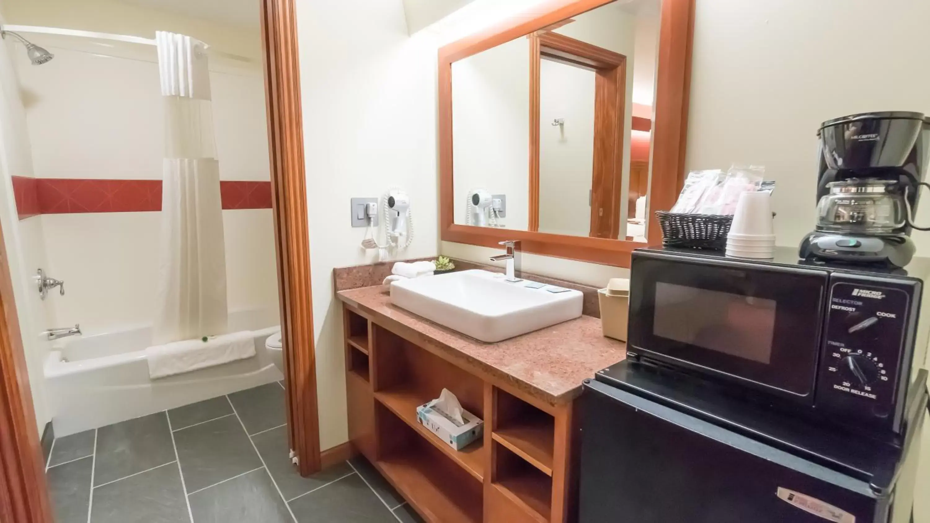 Bathroom in Shepherd Mountain Inn & Suites