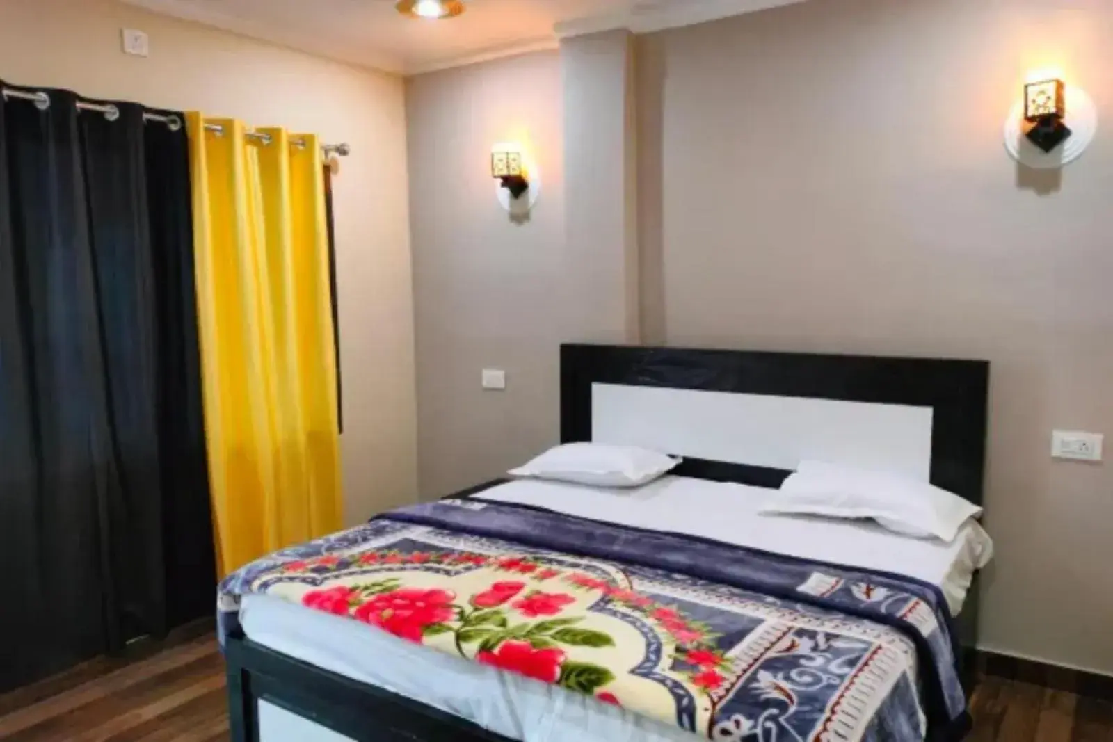 Bed in GRG Mohit Paying Guest House Varanasi