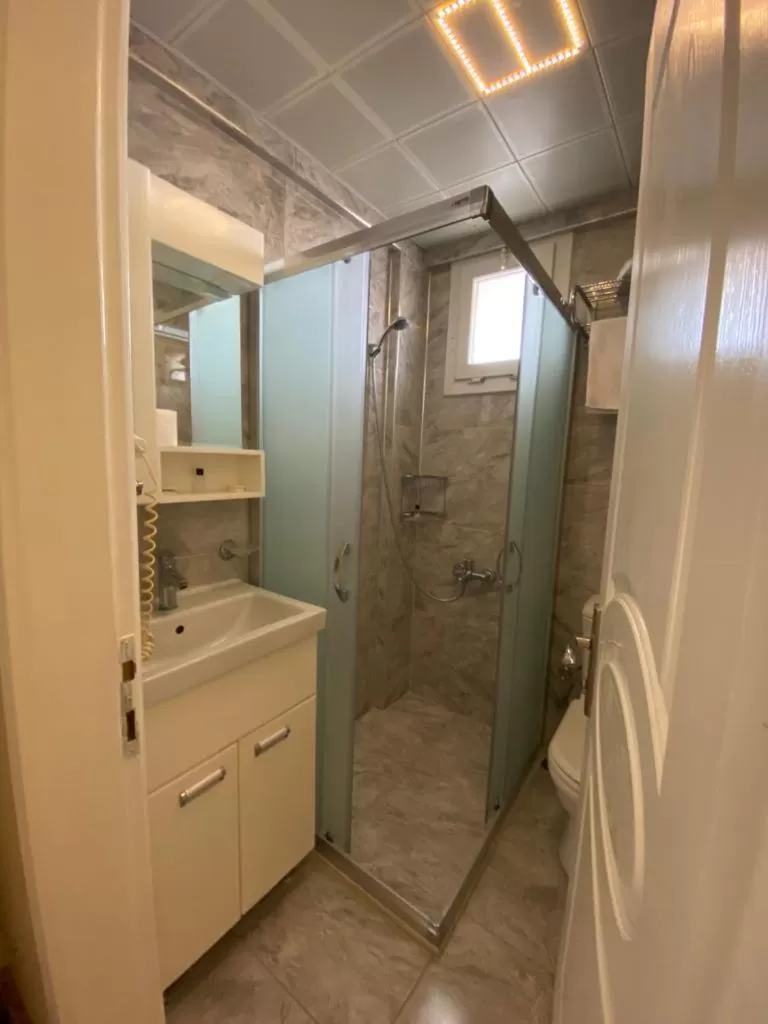 Bathroom in Sakran Hotel