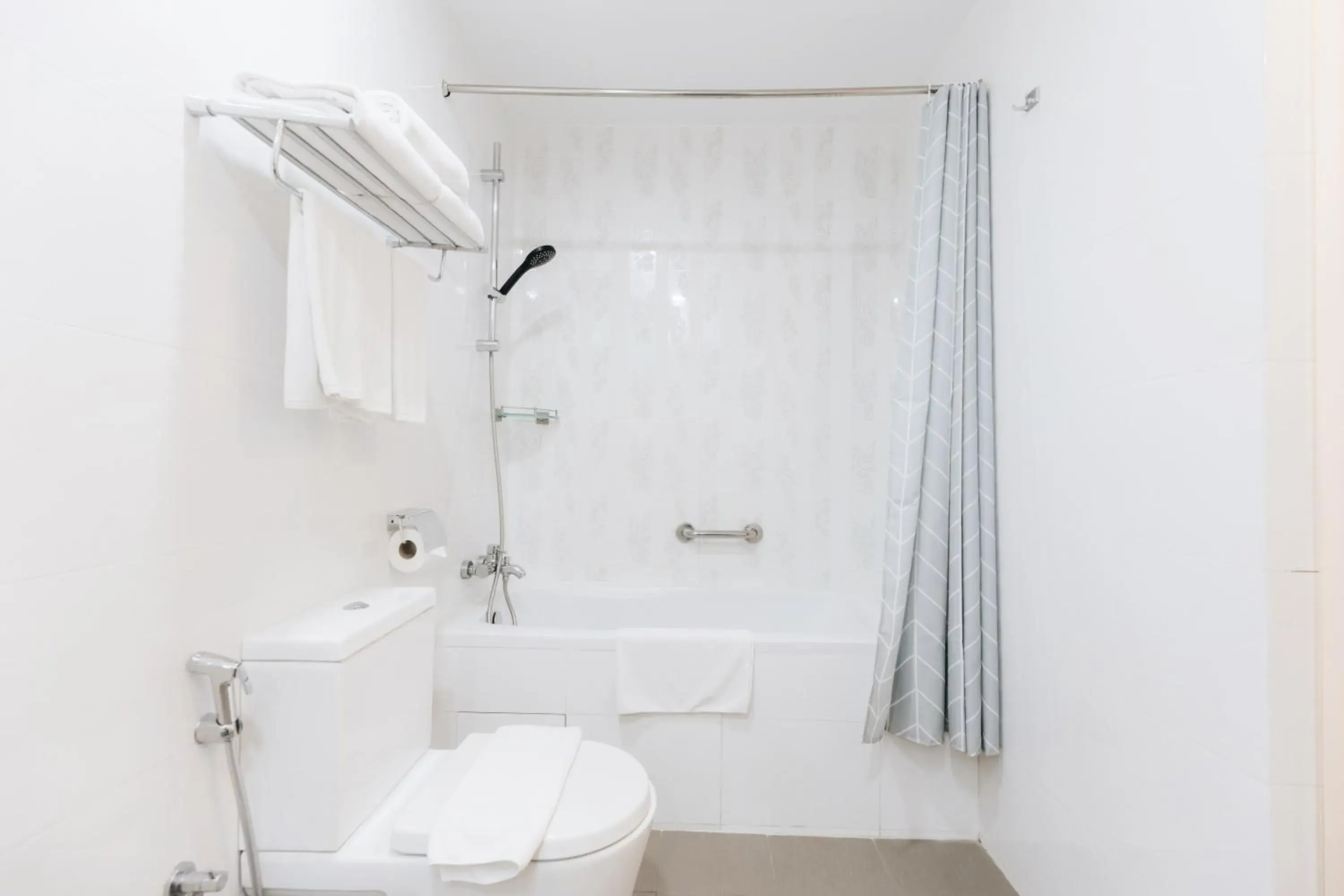 Shower, Bathroom in Santa Grand Hotel East Coast