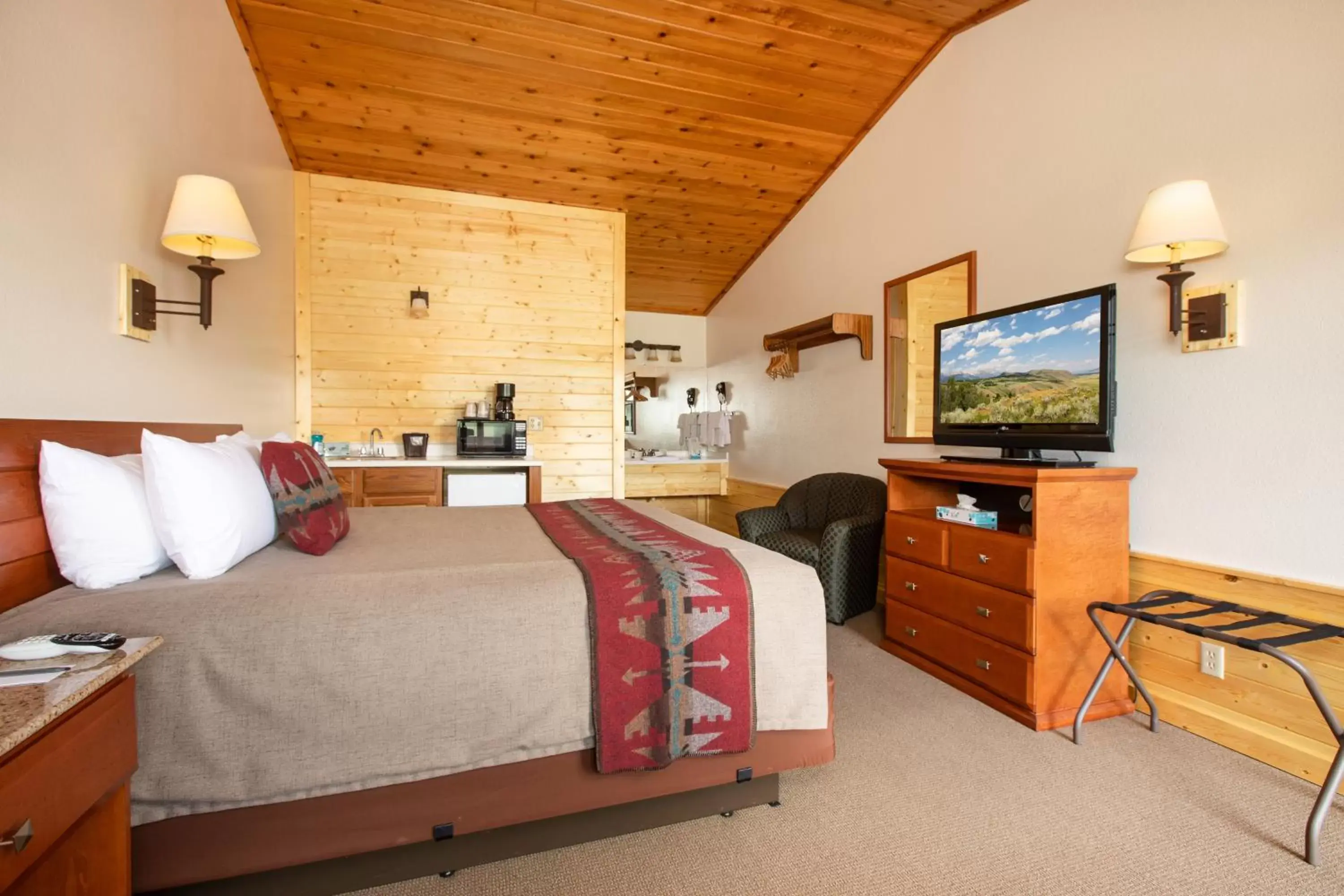 Bedroom in Flat Creek Inn