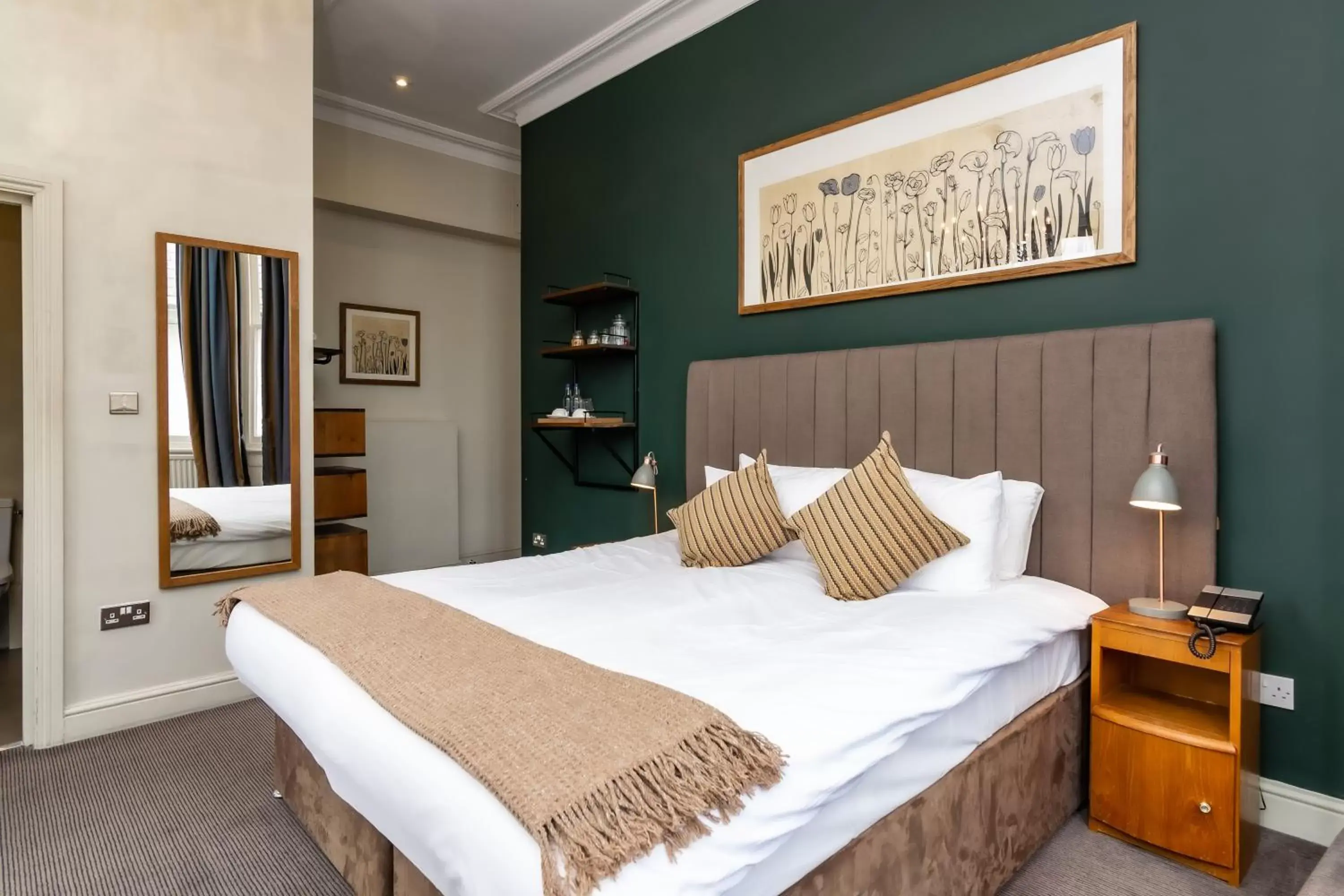 Bed in Kew Gardens Hotel
