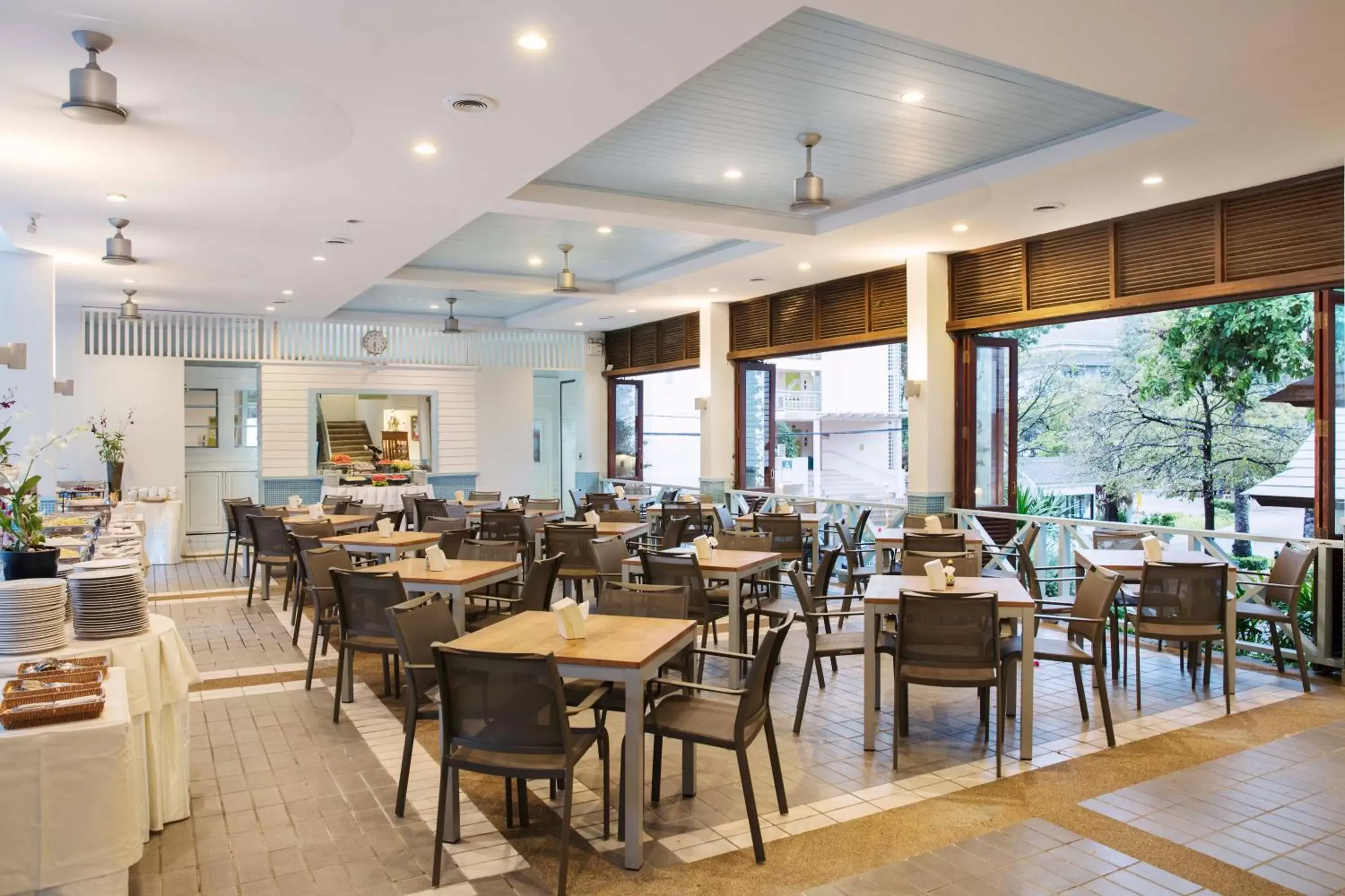 Restaurant/Places to Eat in Chom View Hotel, Hua Hin Restaurant/Places to Eat in Chom View Hotel, Hua Hin