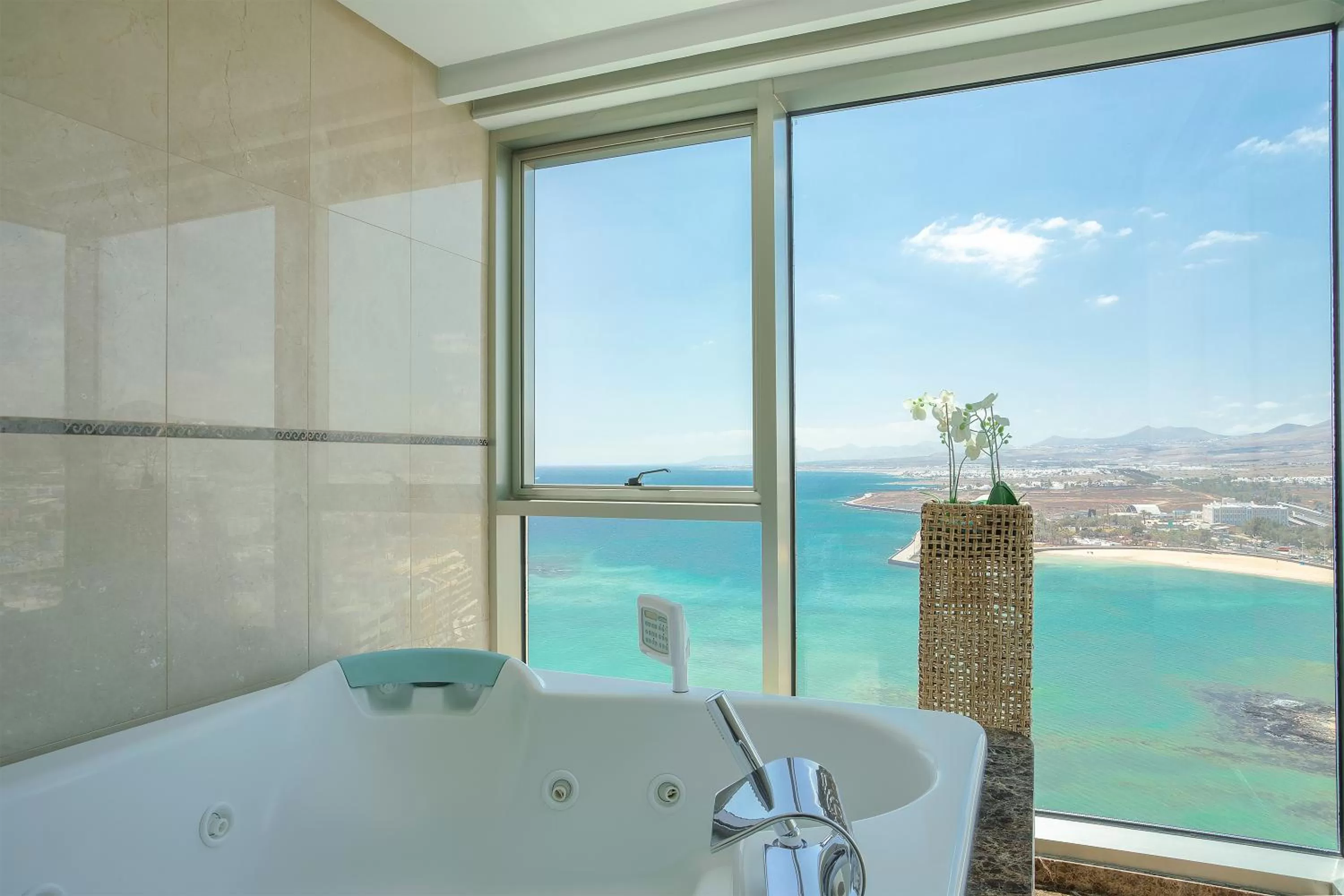 Bathroom in Arrecife Gran Hotel & Spa