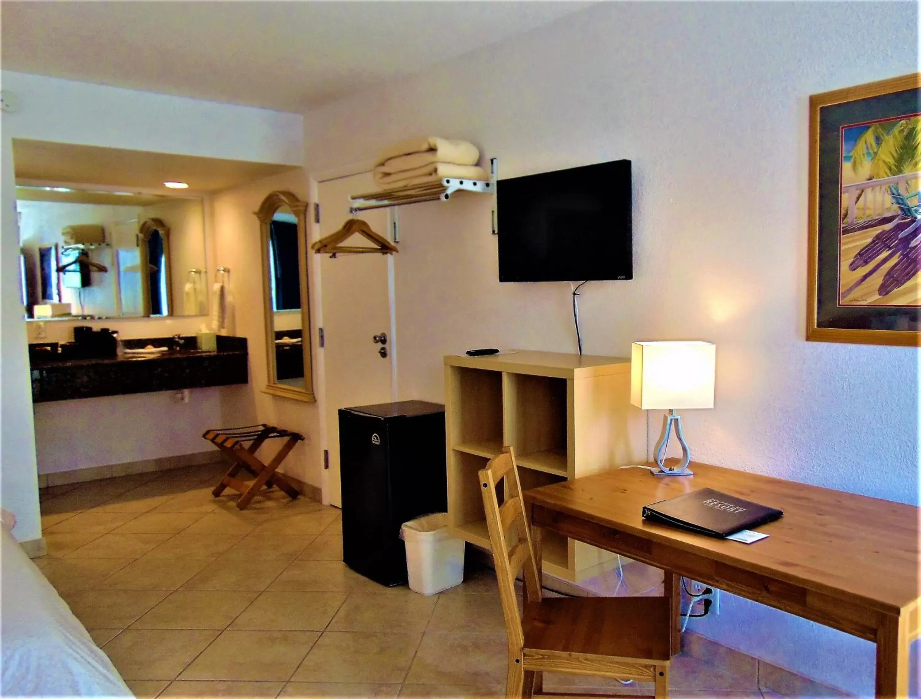 TV/Entertainment Center in Dolphin Key Resort - Cape Coral