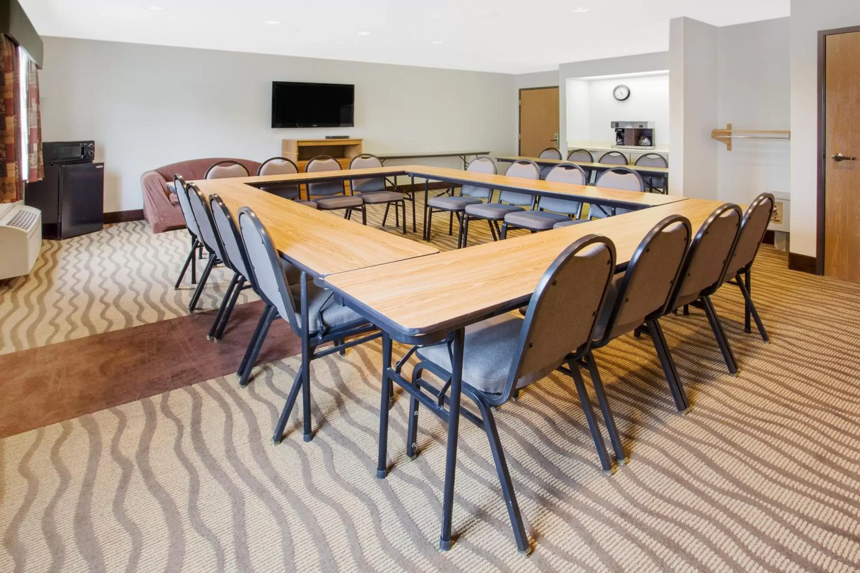 Meeting/conference room in Baymont by Wyndham Freeport