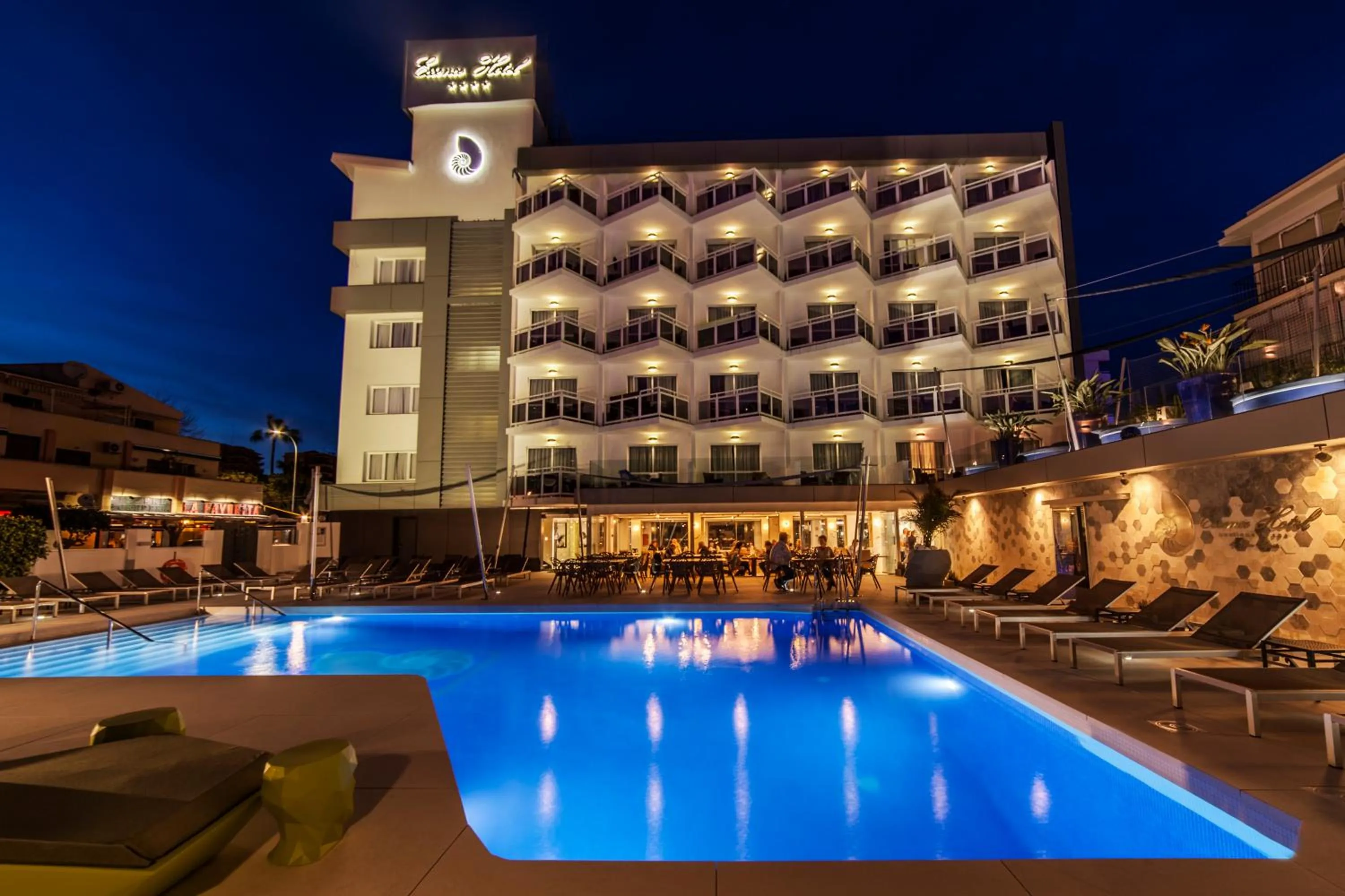 Swimming pool in Essence Hotel Boutique
