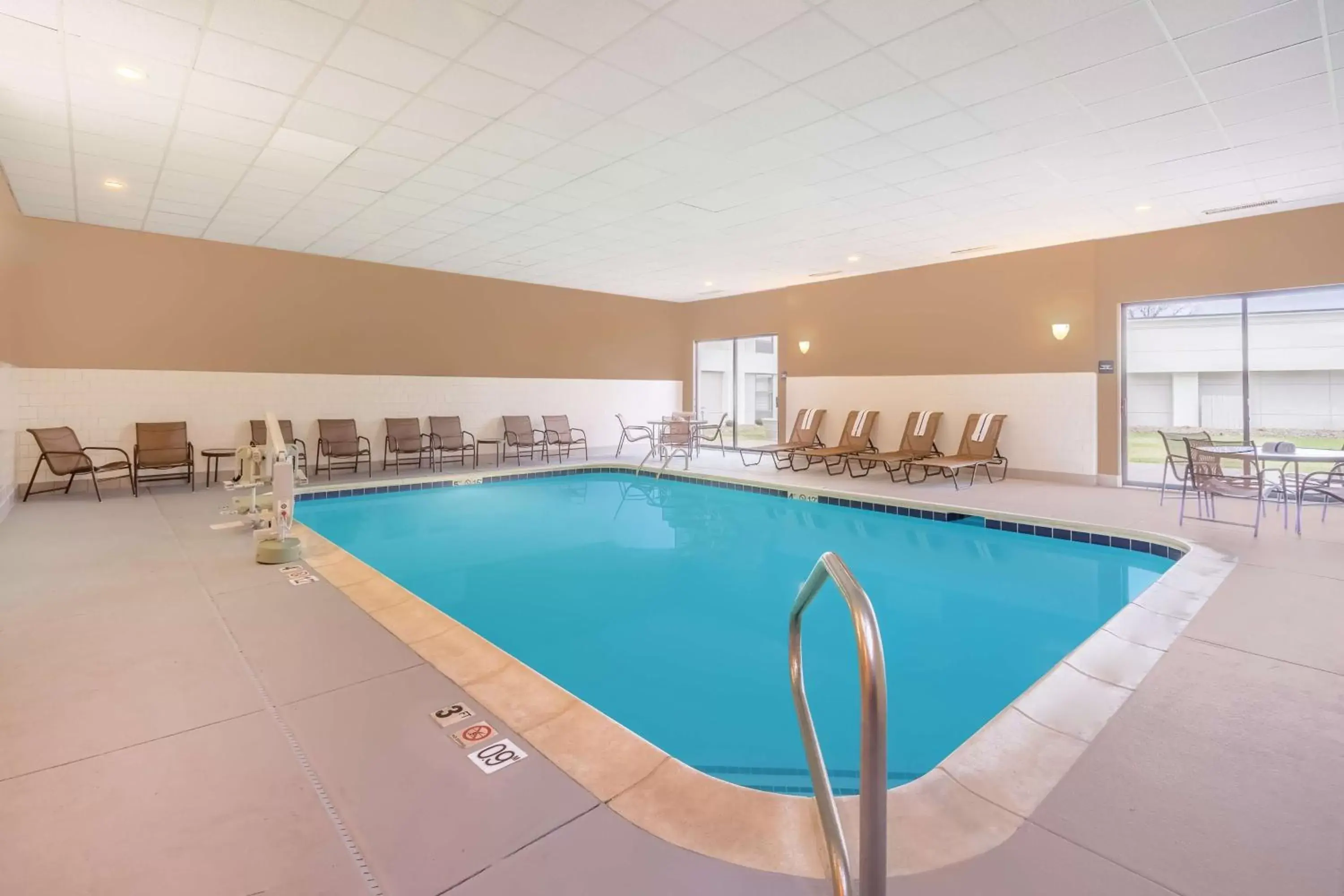 Pool view, Swimming Pool in Hampton Inn Terre Haute