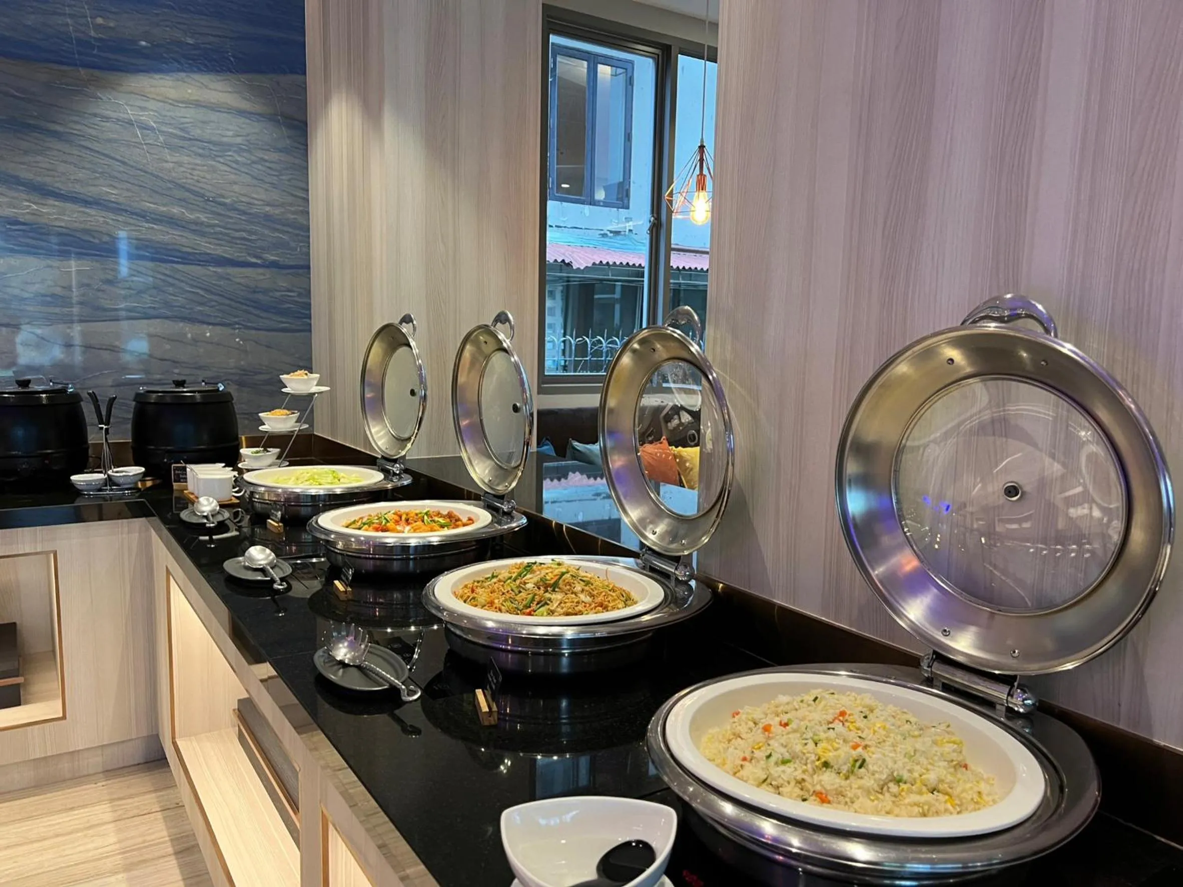 Kitchen or kitchenette in Fifth Pattaya Jomtien By Shiwalai Int