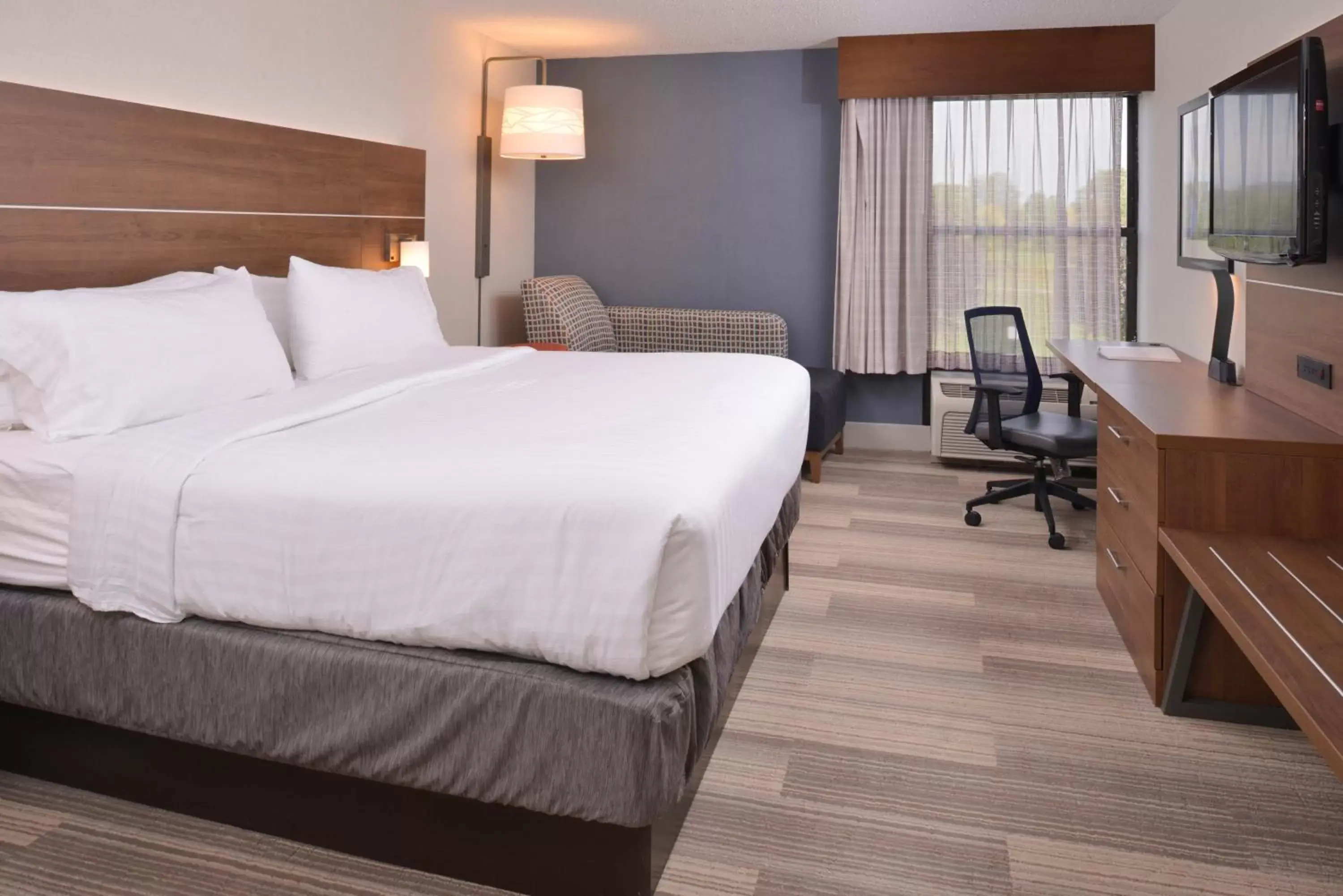 Photo of the whole room, Bed in Holiday Inn Express Olean, an IHG Hotel