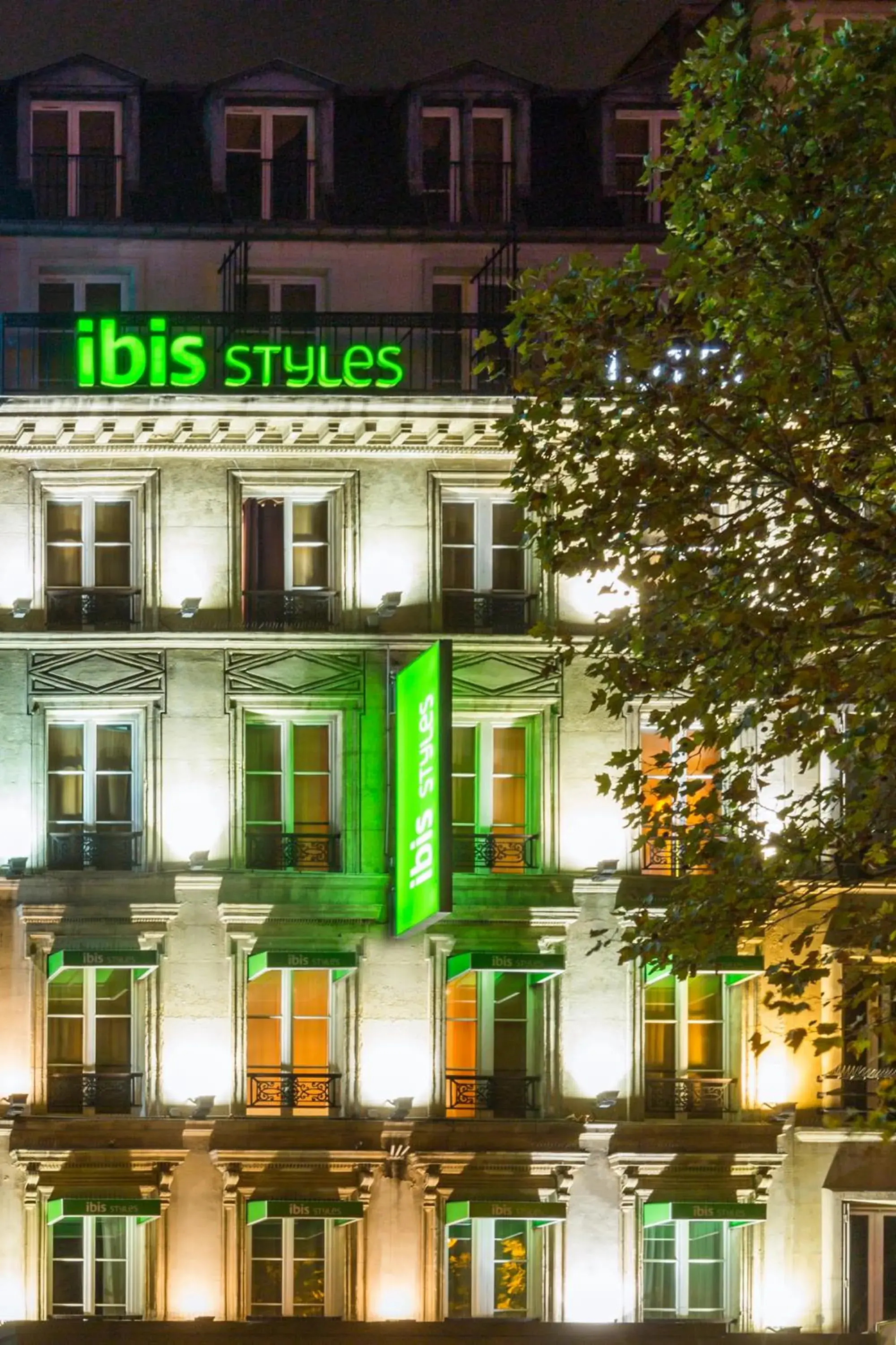 Facade/entrance in ibis Styles Paris Gare de l'Est TGV Facade/entrance in ibis Styles Paris Gare de l'Est TGV