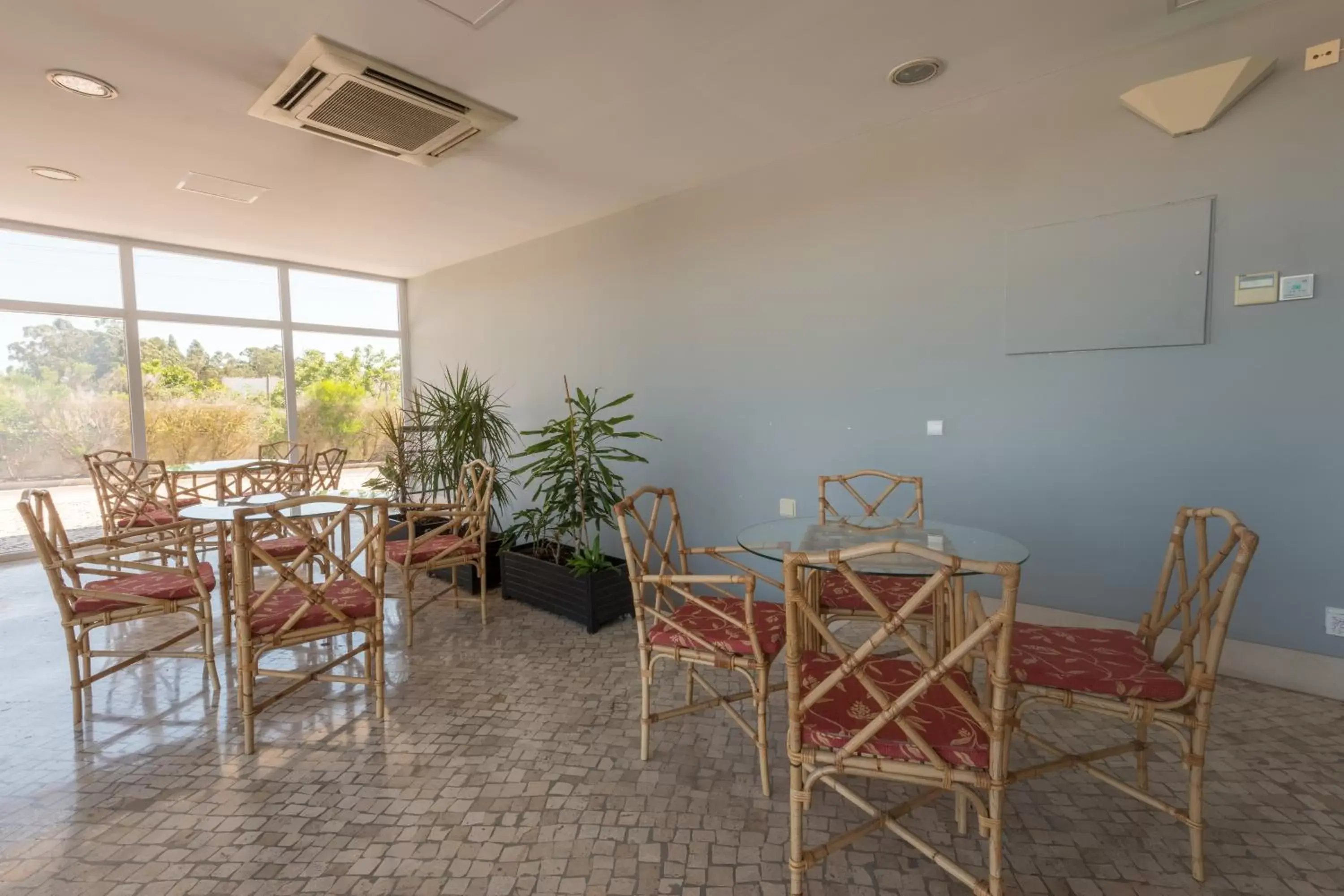 Lounge or bar in Amazonia Palmela Apartamentos Turisticos Lounge or bar in Amazonia Palmela Apartamentos Turisticos