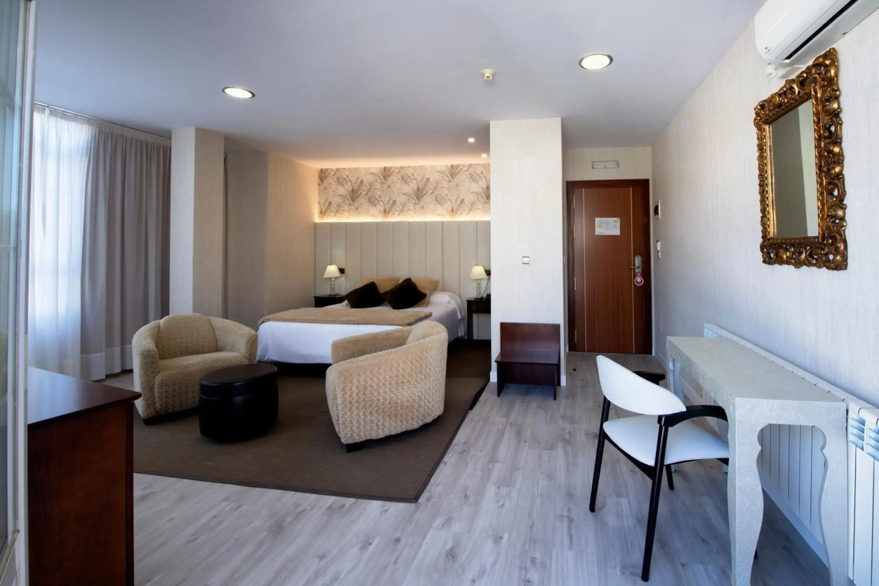 Bed, Seating Area in Hotel Oca Insua Costa da Morte
