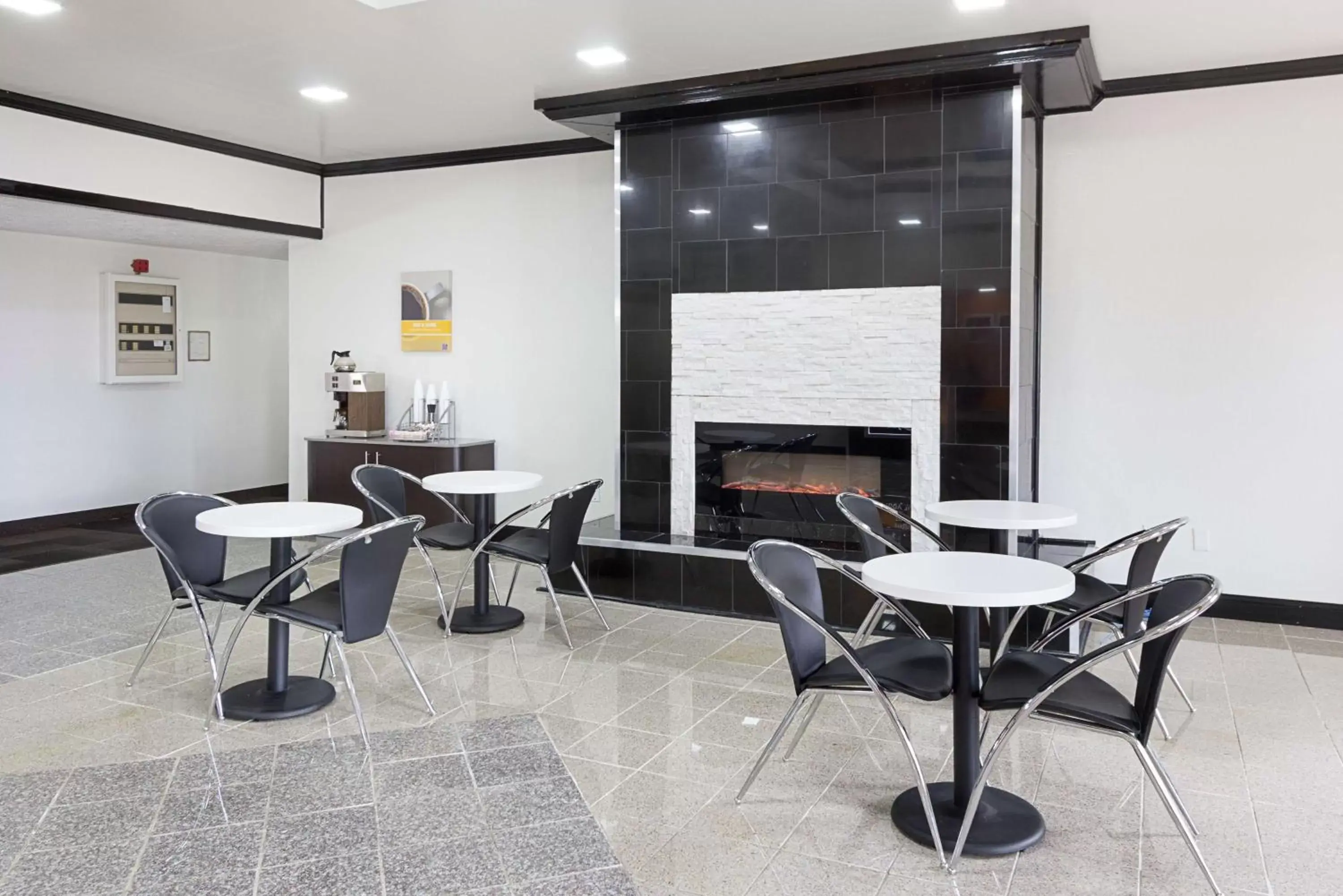 Lobby or reception in Motel 6-Sidney, OH Lobby or reception in Motel 6-Sidney, OH