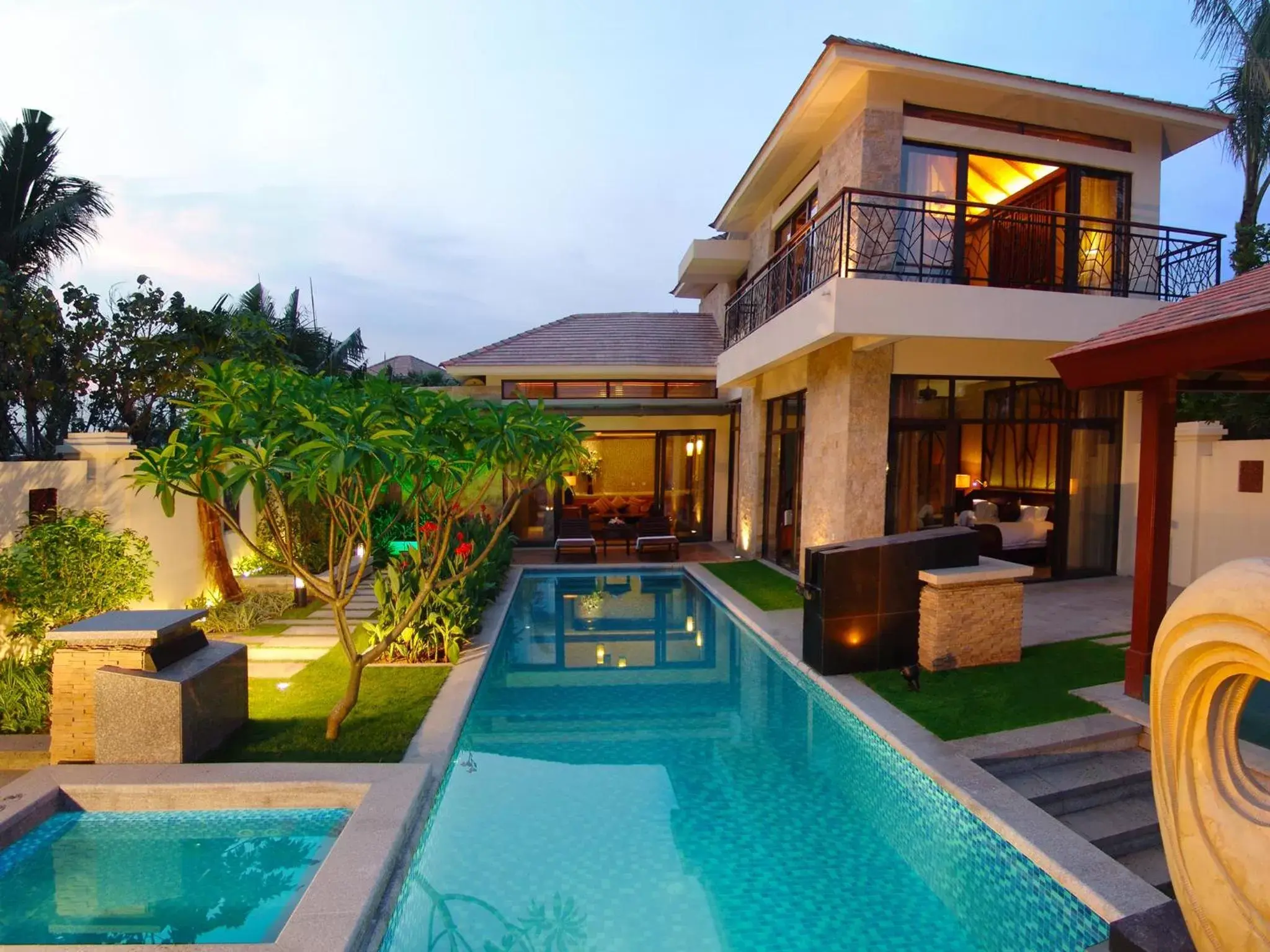 Photo of the whole room, Swimming Pool in Grand Metropark Villa Resort Sanya Yalong Bay