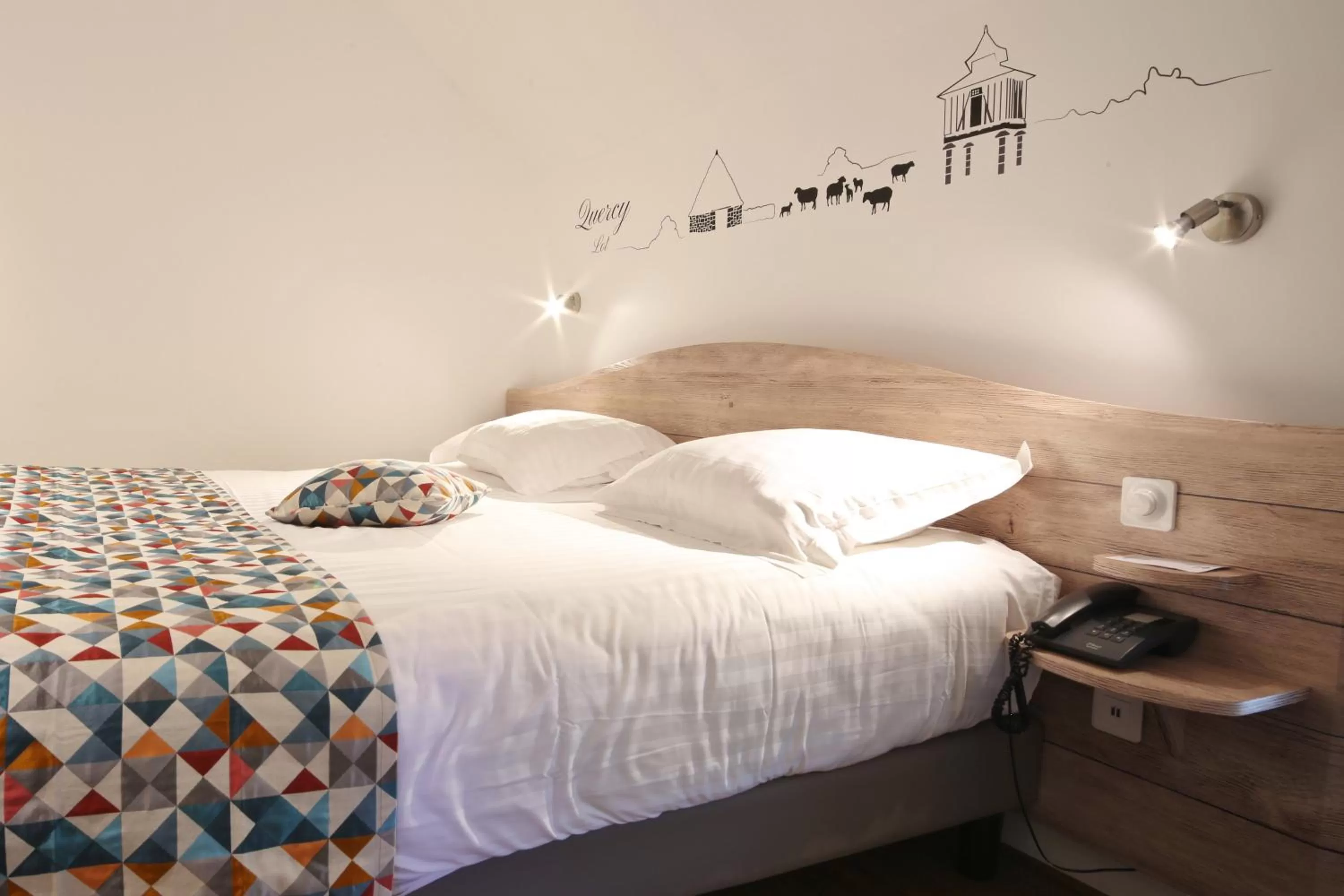 Bed in Best Western Le Pont d'Or