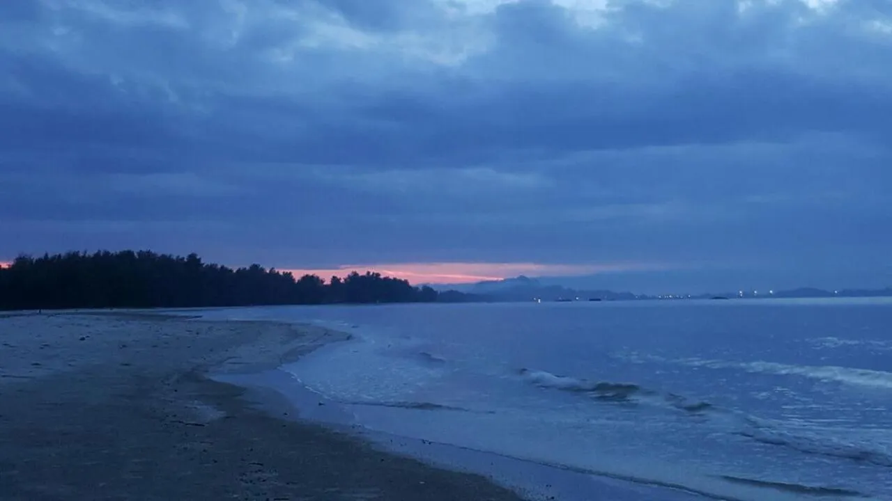 Samsuria Beach Resort & Residence