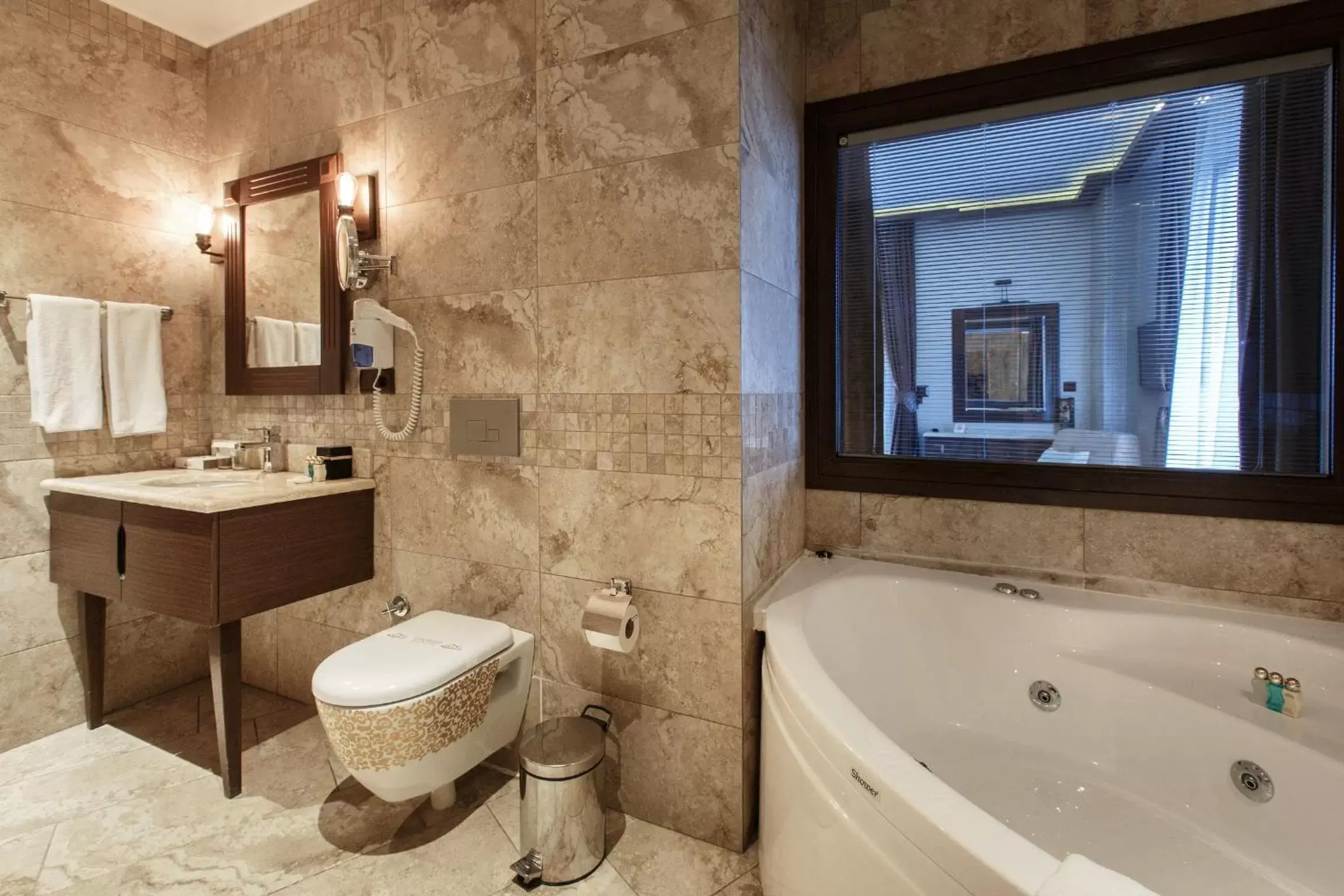 Hot Tub, Bathroom in Sera Lake Resort Hotel Spa & Aparts