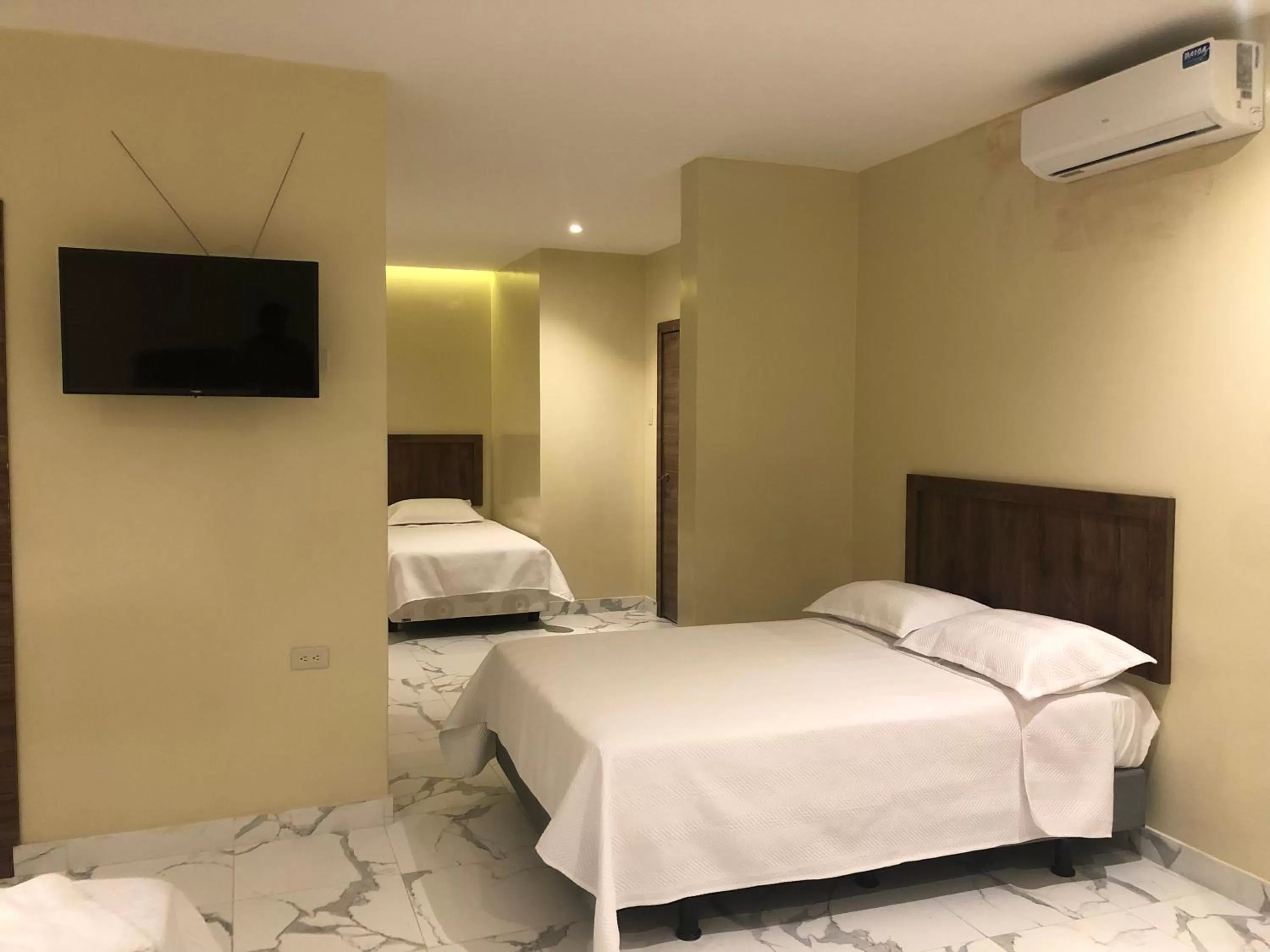 TV and multimedia, Bed in Hotel Sada