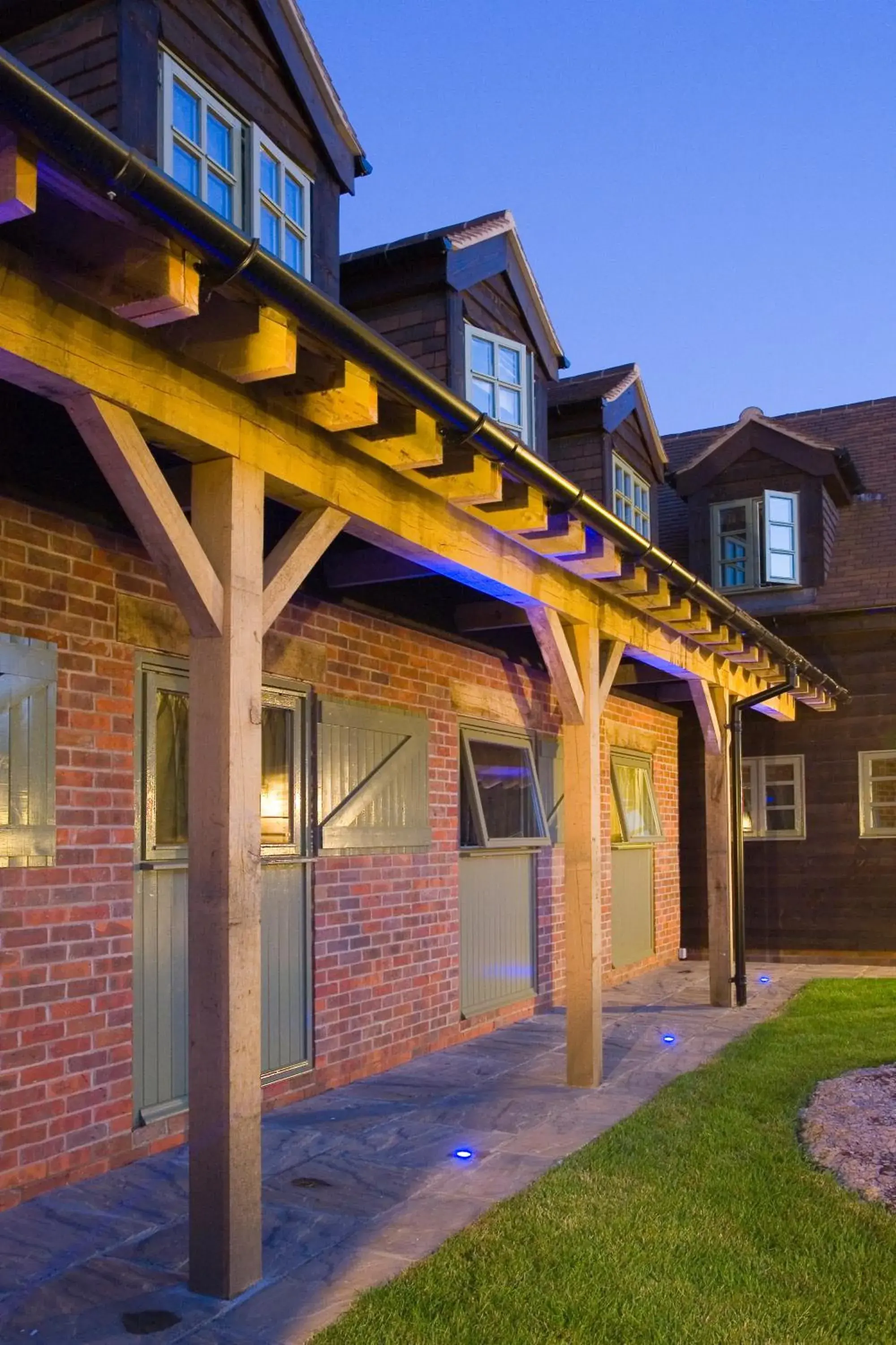 Facade/entrance, Property Building in Kings Arms Hotel