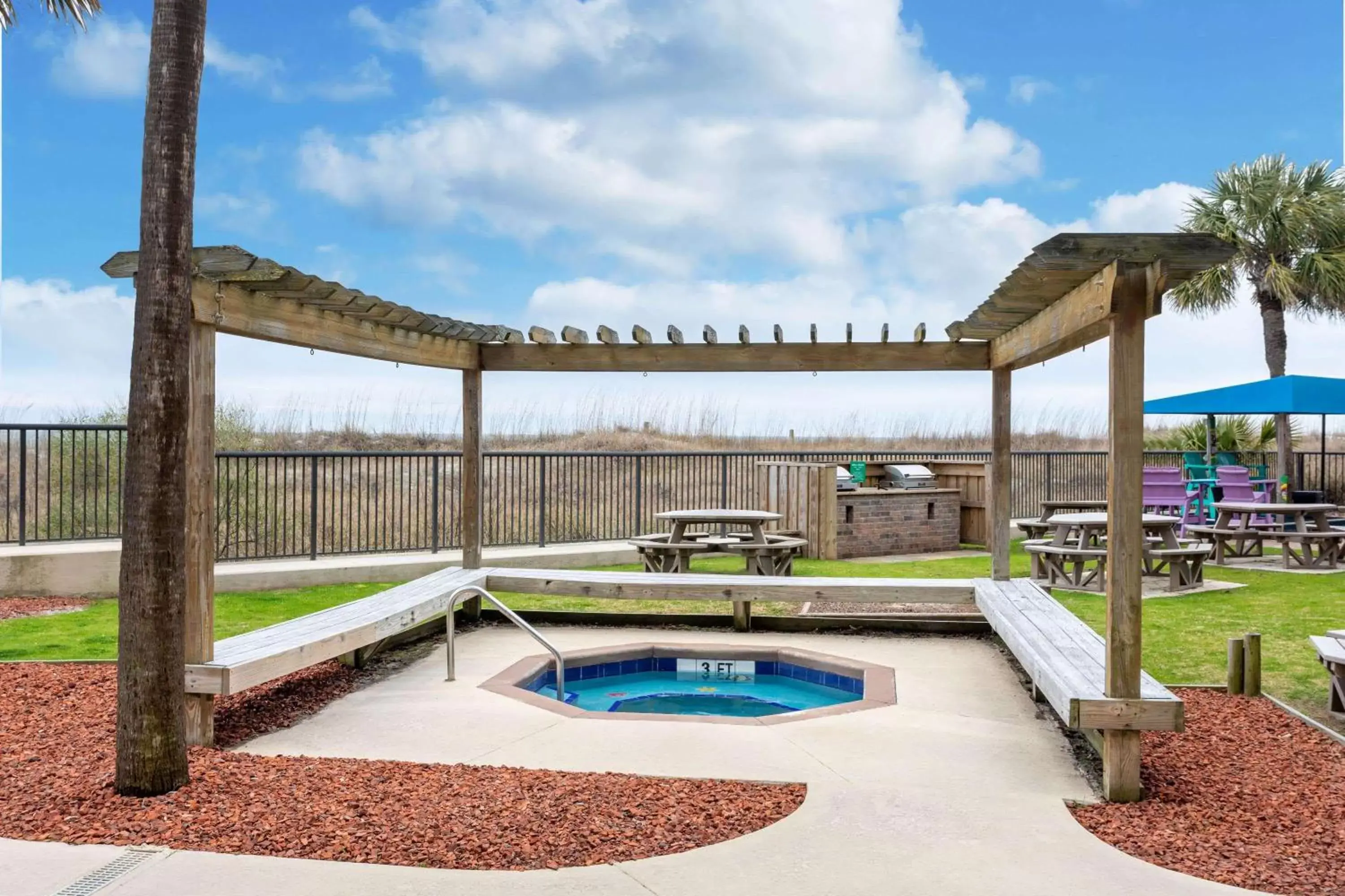 Hot Tub, Swimming Pool in Ocean Club Resort Myrtle Beach a Ramada by Wyndham